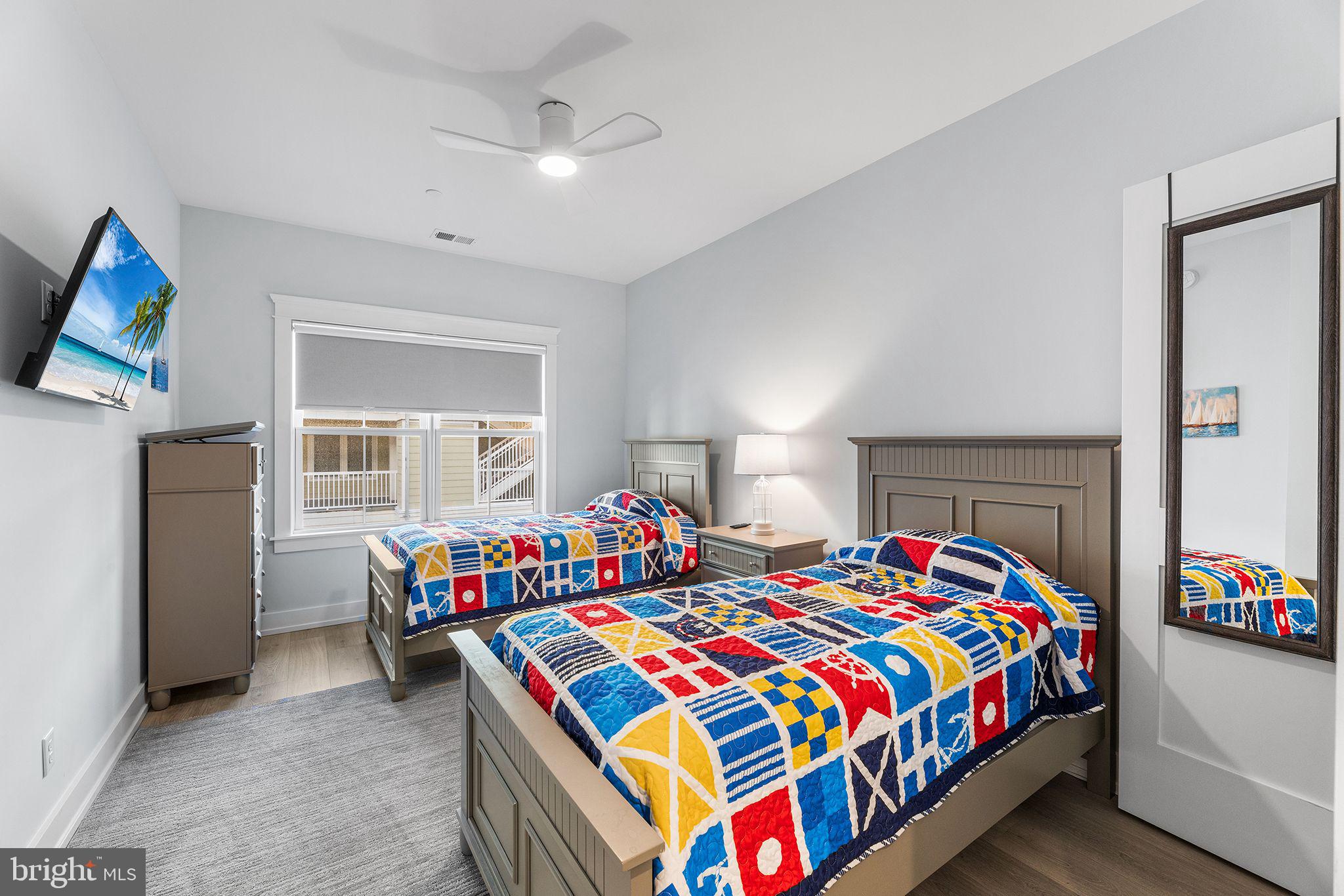 SUNSET ISLAND - Residential