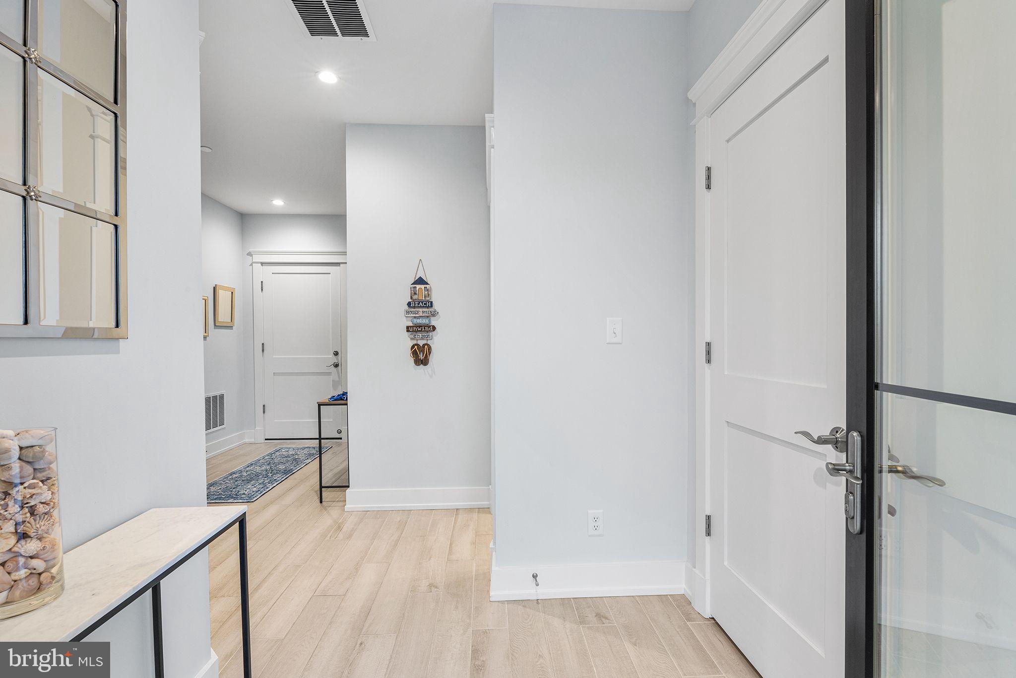 SUNSET ISLAND - Residential