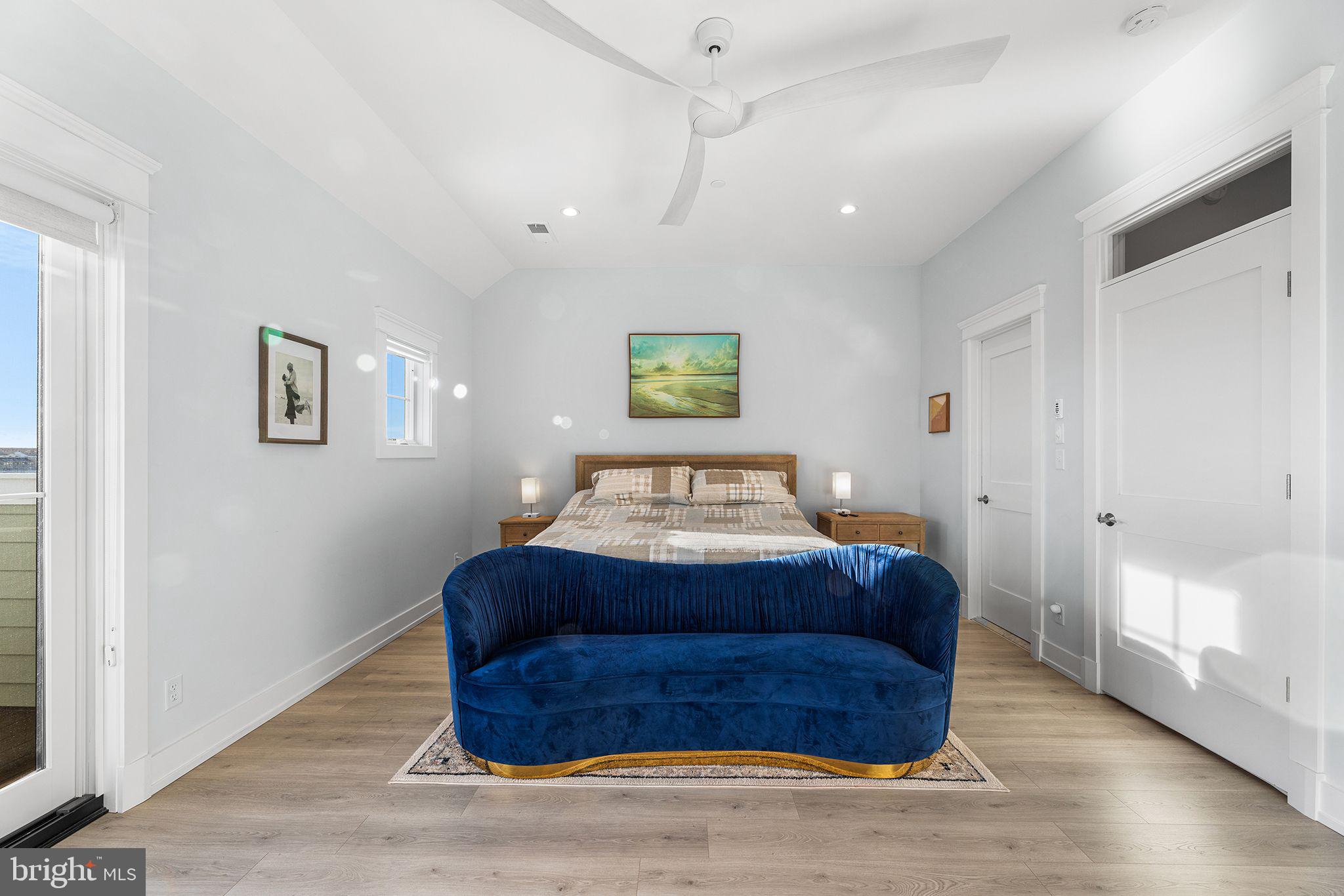 SUNSET ISLAND - Residential