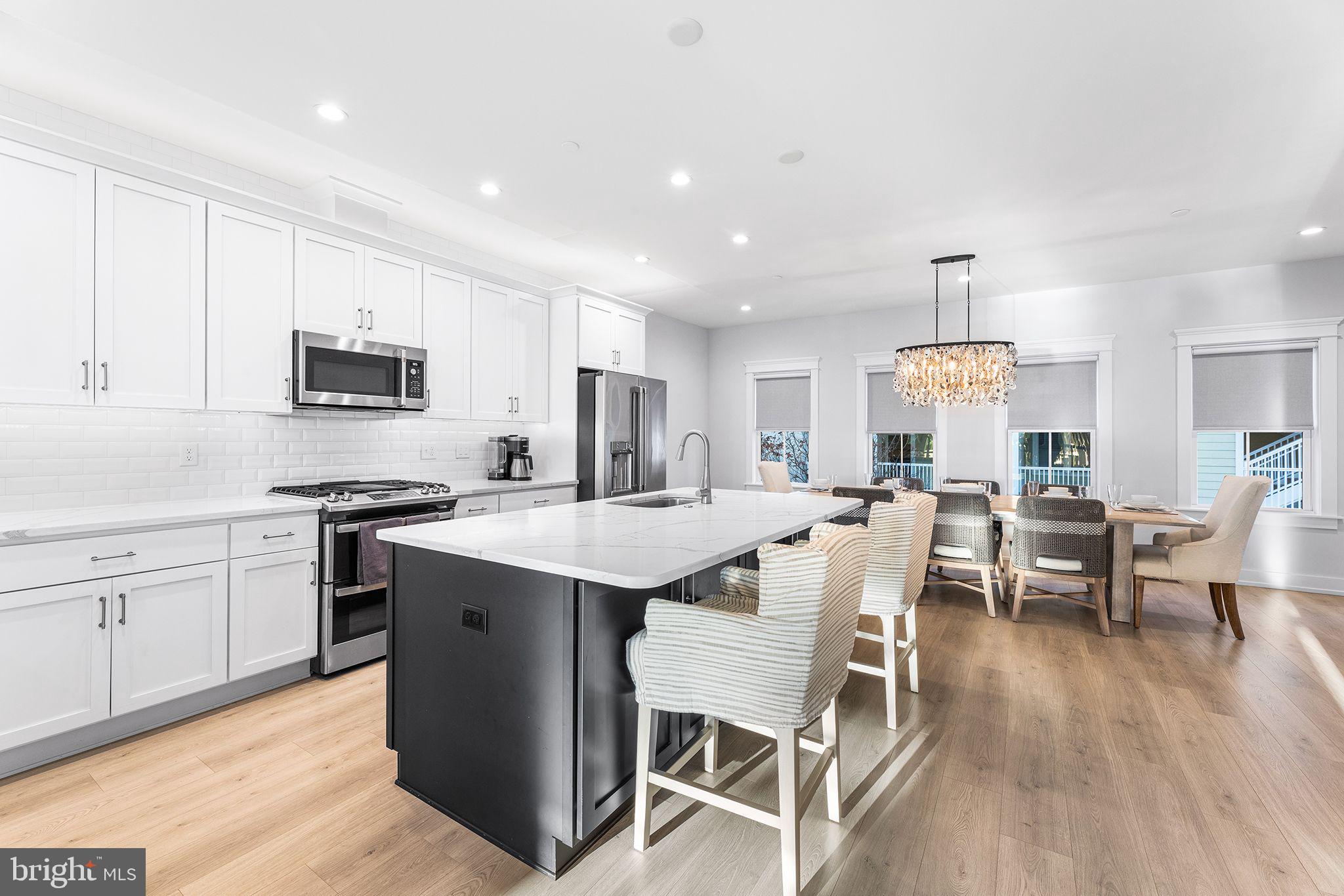 SUNSET ISLAND - Residential