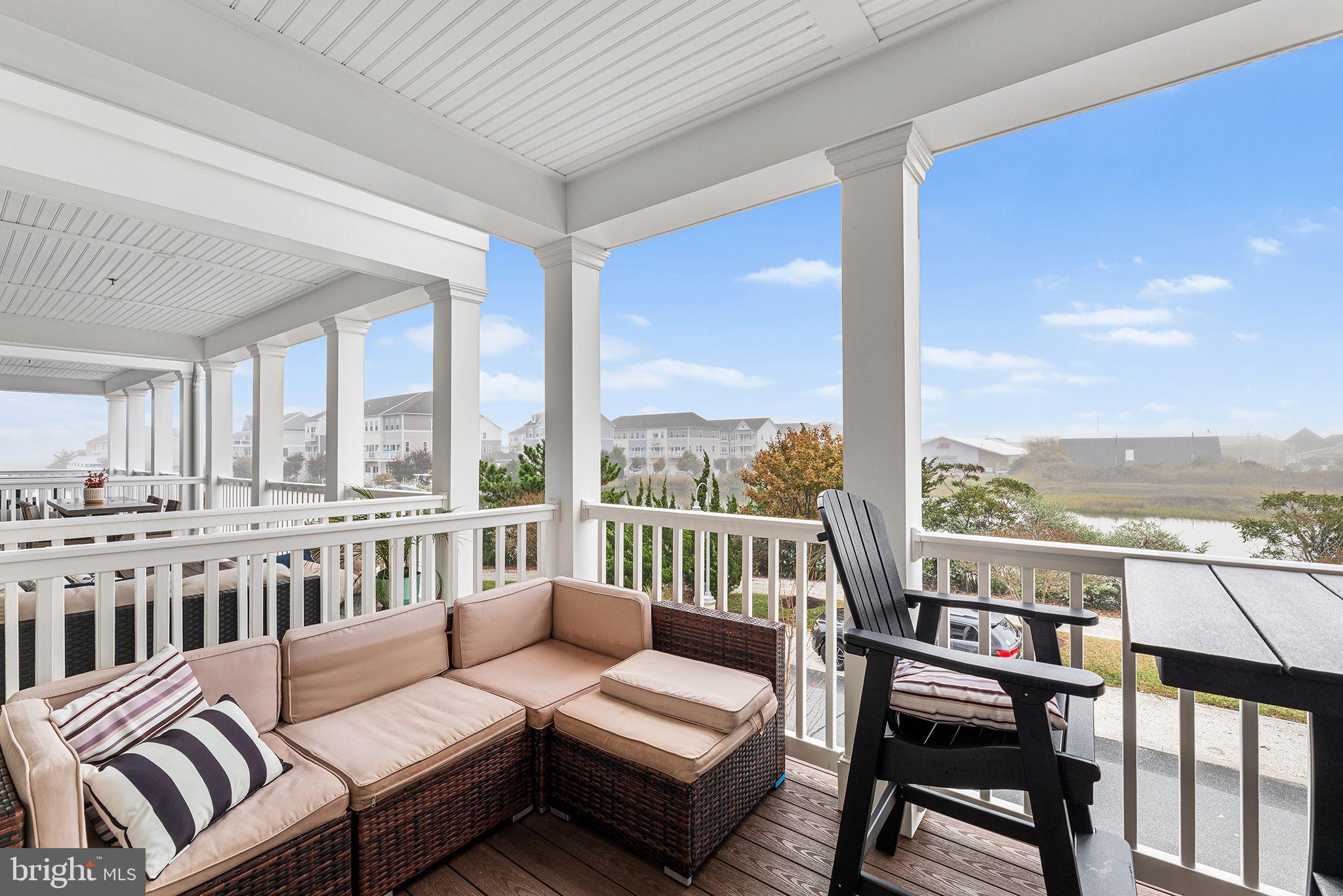 SUNSET ISLAND - Residential