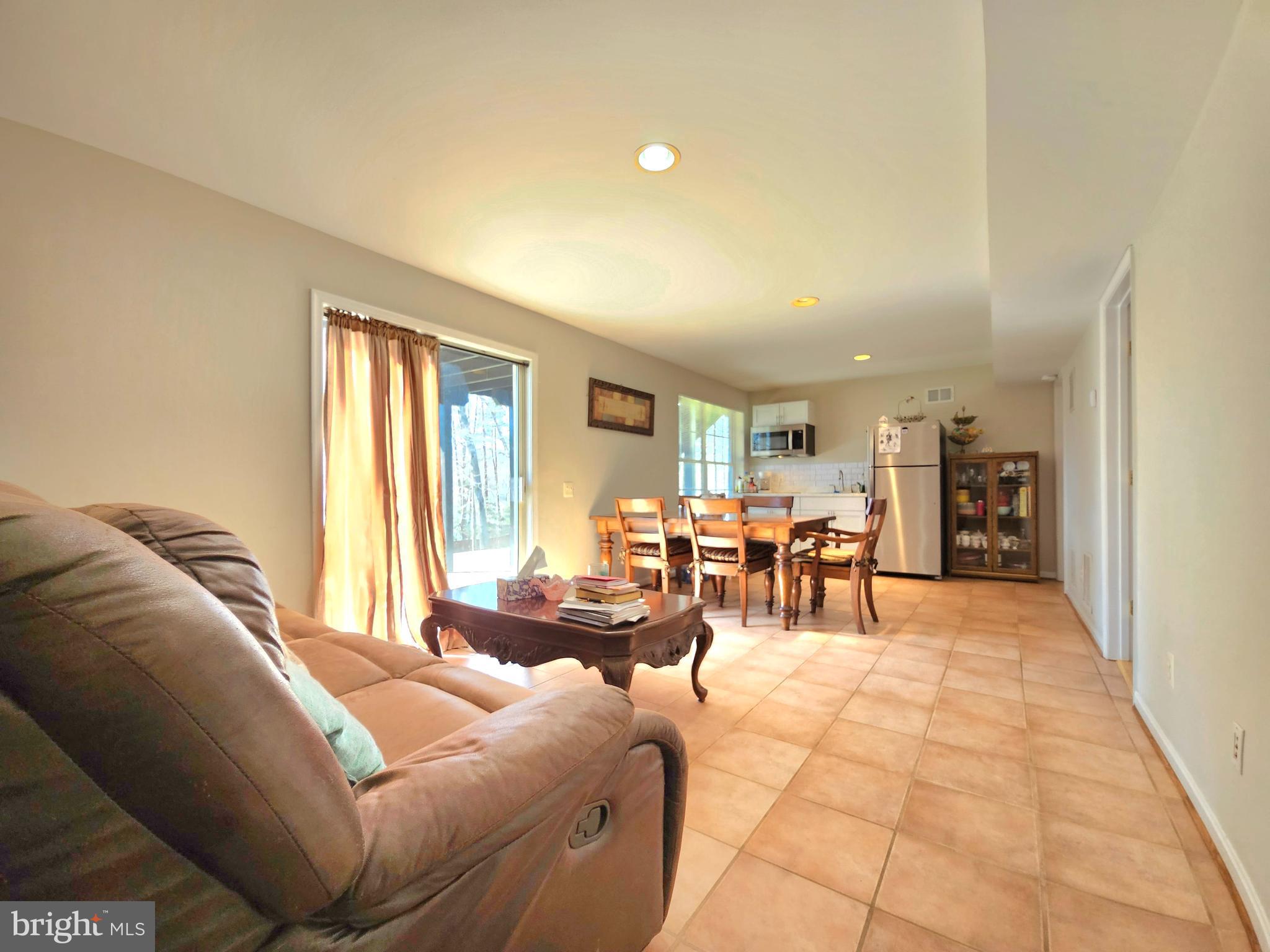 WINDING CREEK ESTATES - Residential Lease