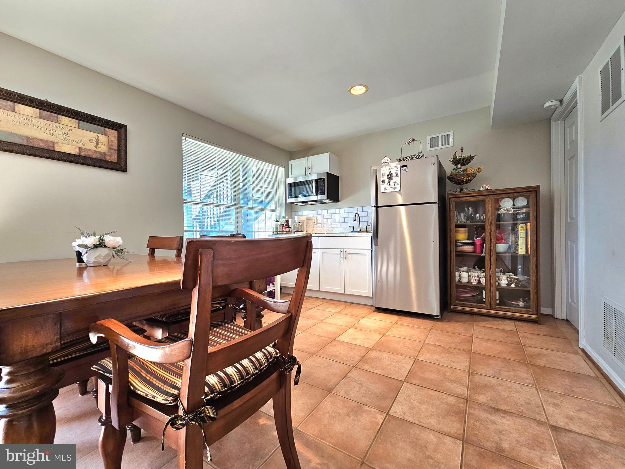 WINDING CREEK ESTATES - Residential Lease