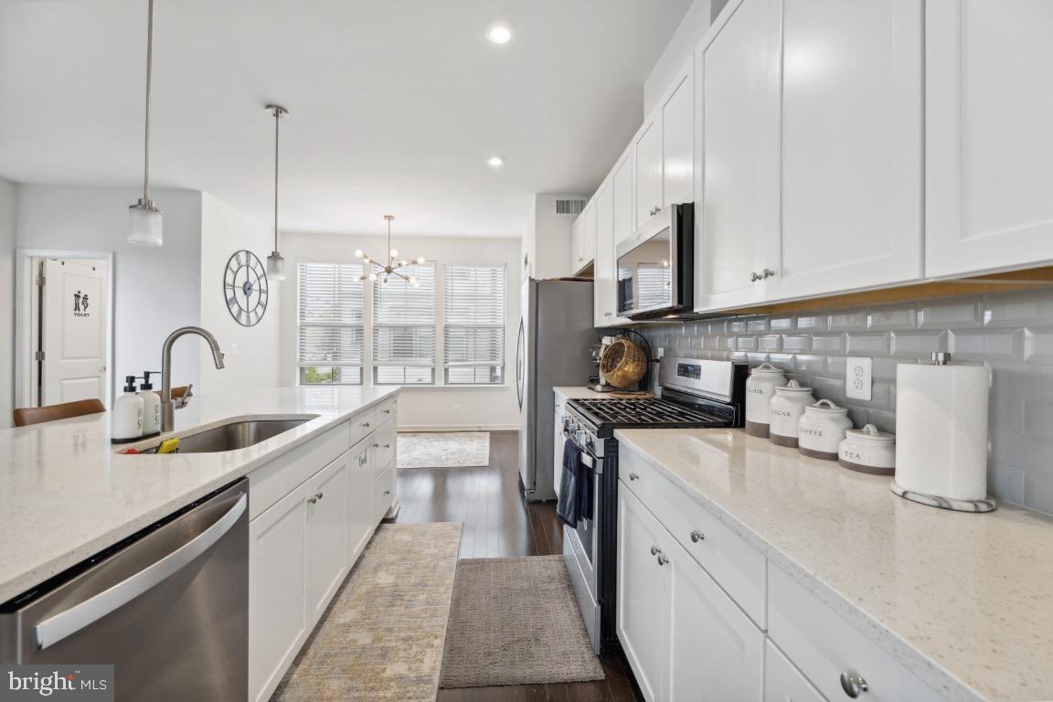 EDWARDS LANDING - Residential Lease