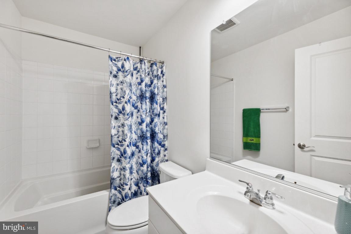 EDWARDS LANDING - Residential Lease