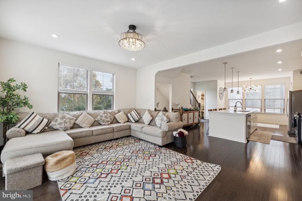 EDWARDS LANDING - Residential Lease