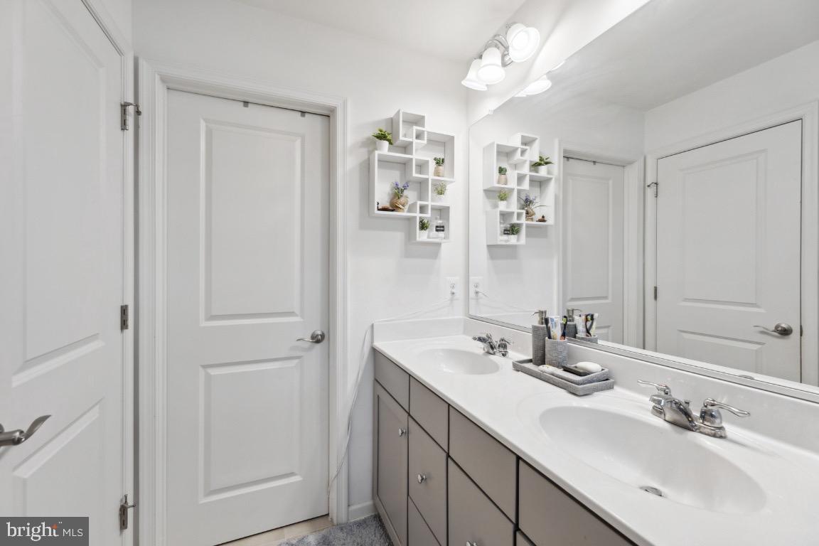 EDWARDS LANDING - Residential Lease