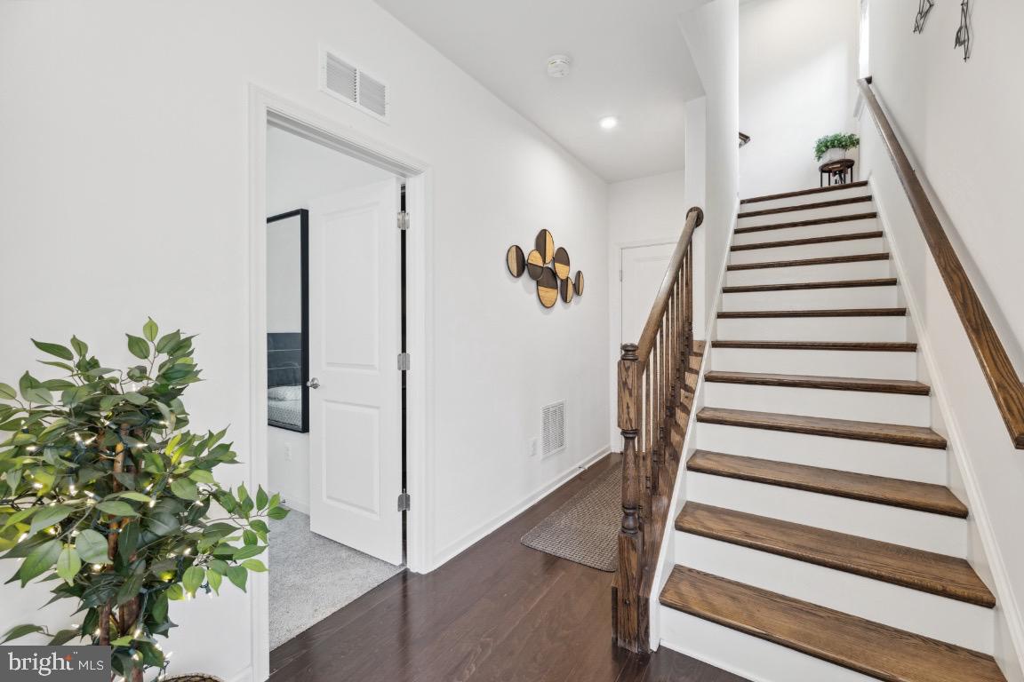 EDWARDS LANDING - Residential Lease