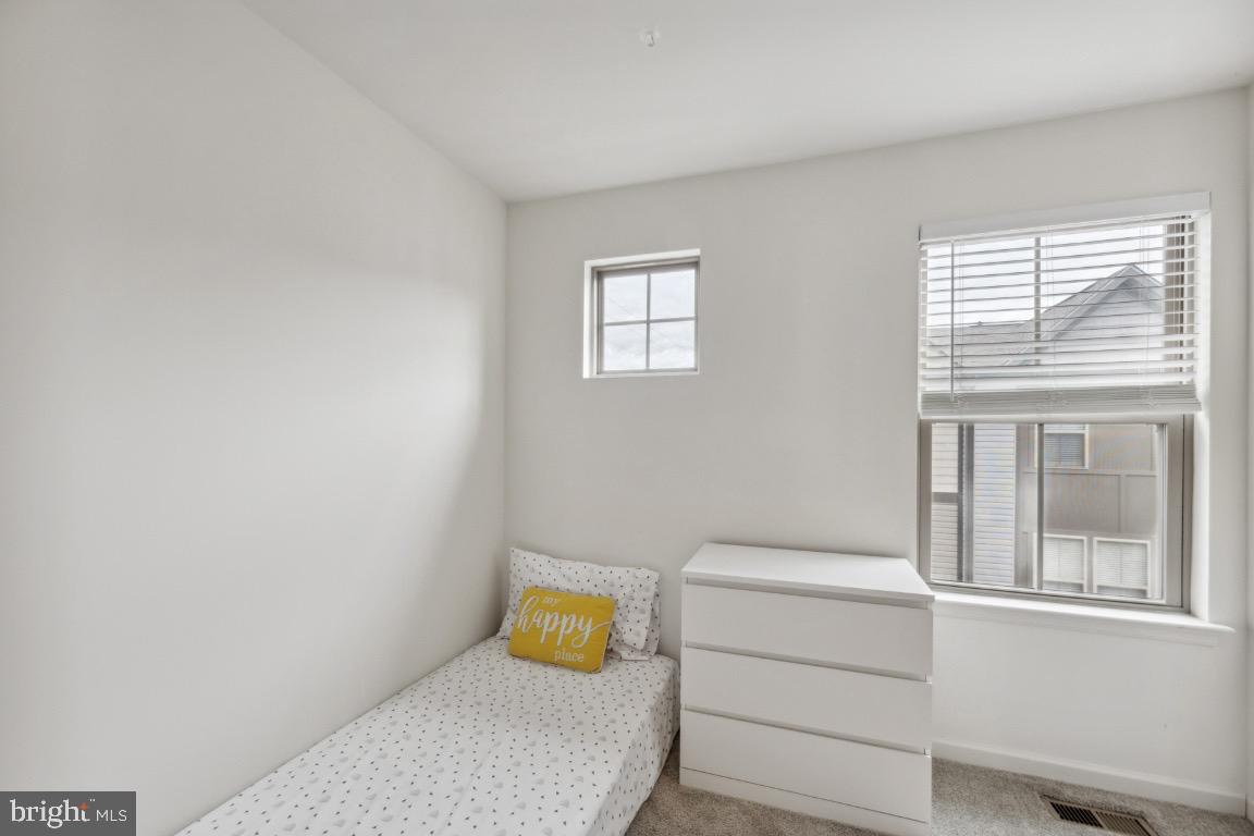 EDWARDS LANDING - Residential Lease