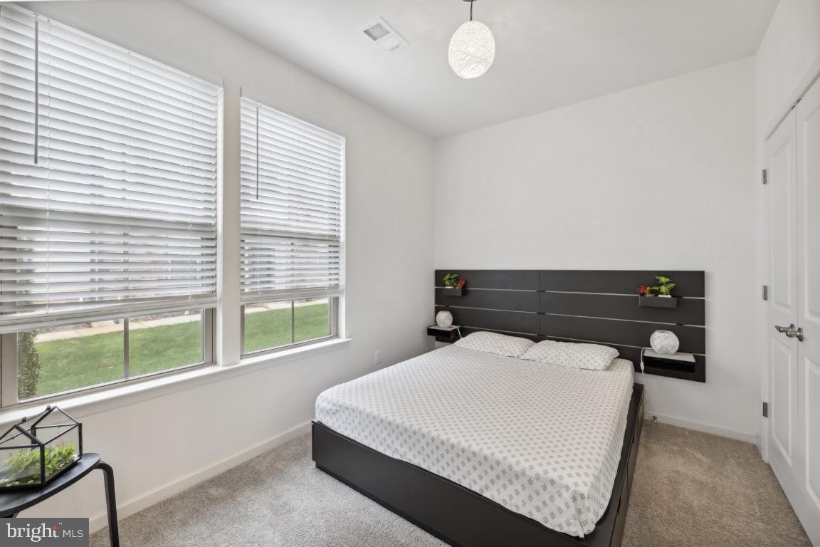 EDWARDS LANDING - Residential Lease