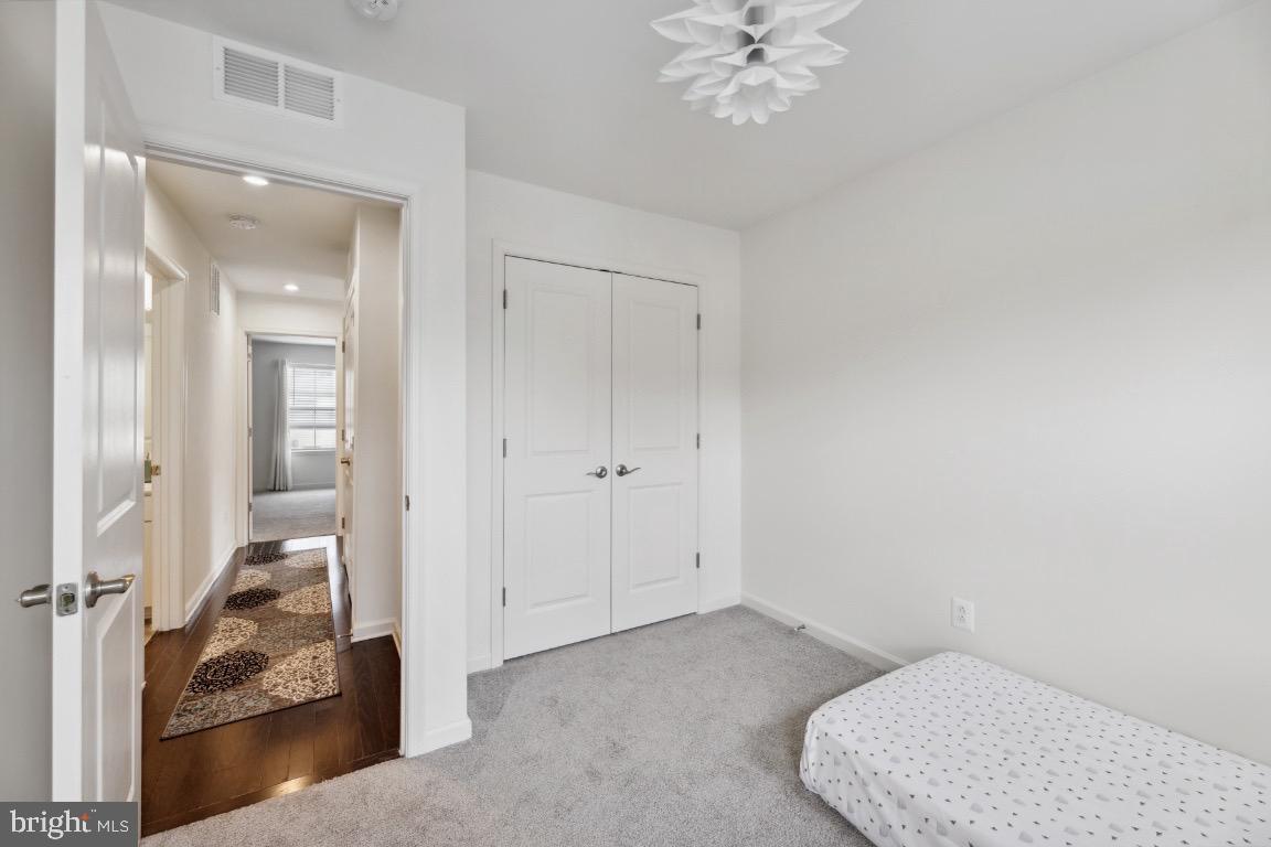 EDWARDS LANDING - Residential Lease