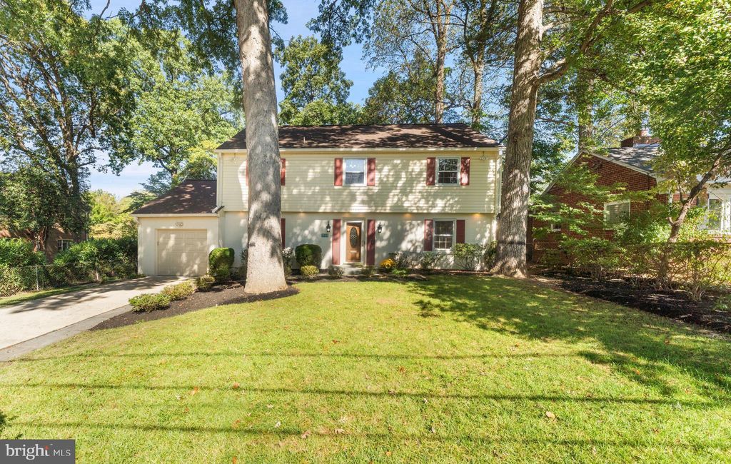 Photo of 1707 Myrtle Road, SILVER SPRING, MD 20902 (MLS # MDMC2201600)