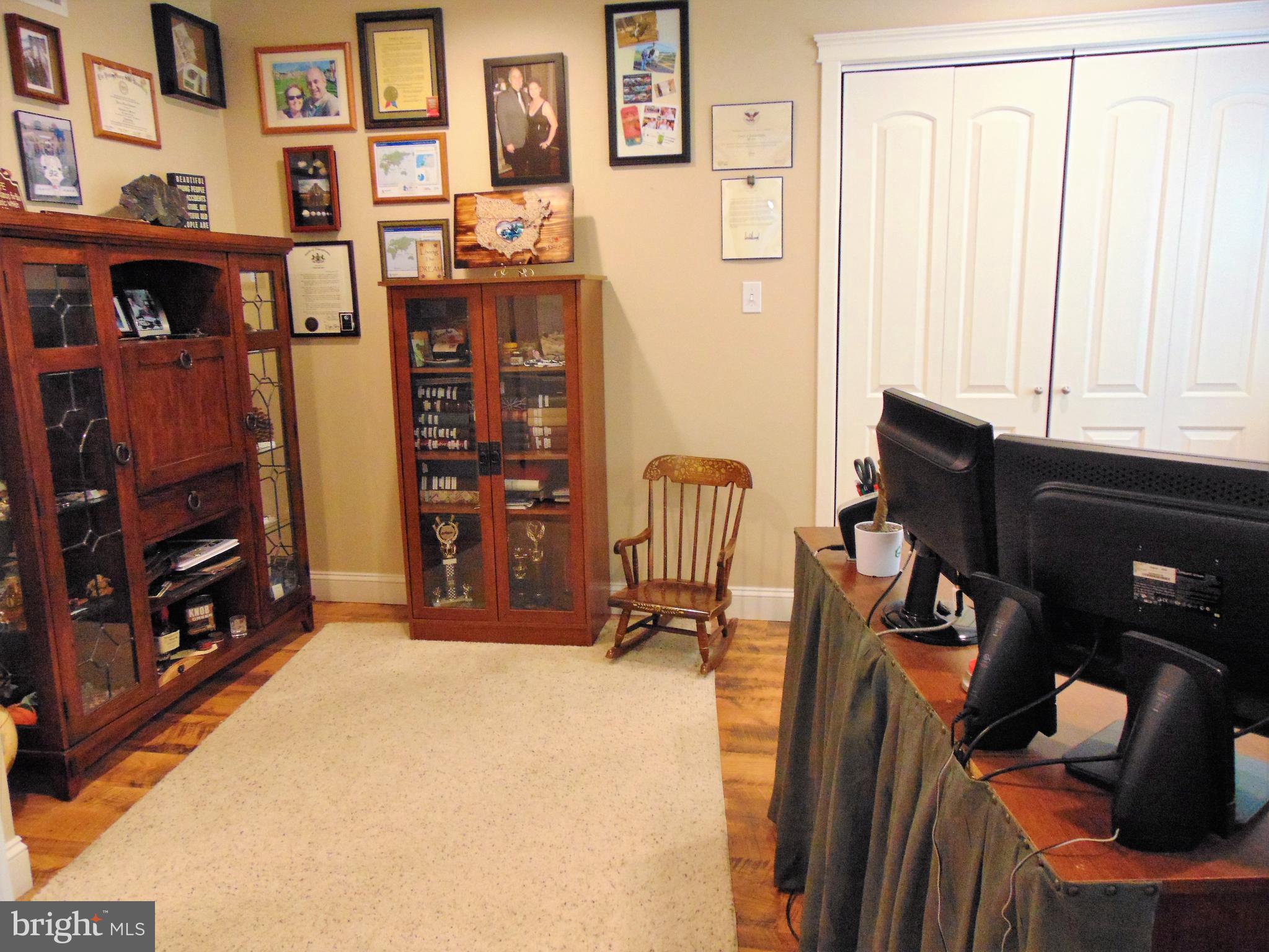 LAUREL RIDGE - Residential