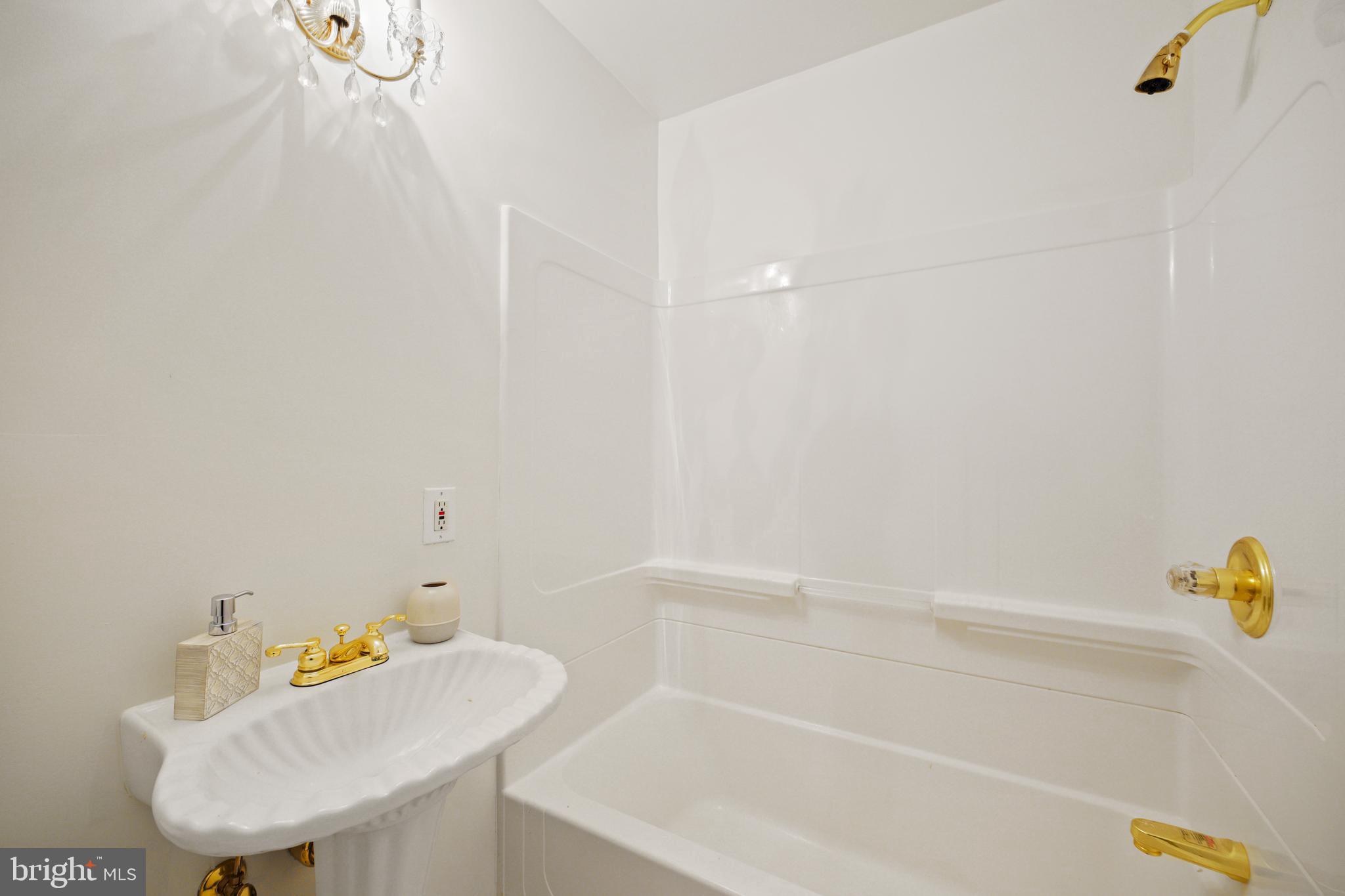 MEADOWOOD - Residential