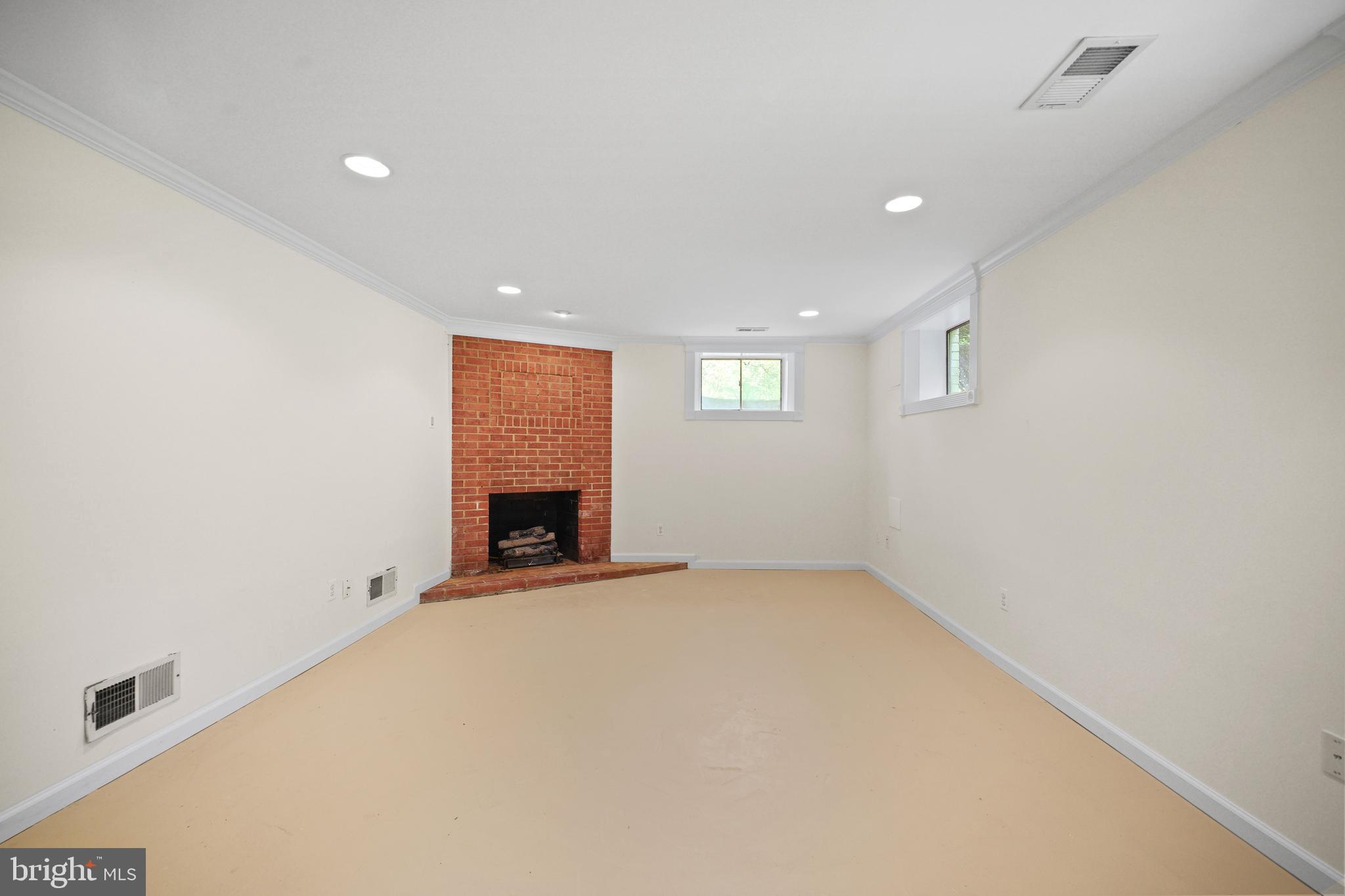 MEADOWOOD - Residential