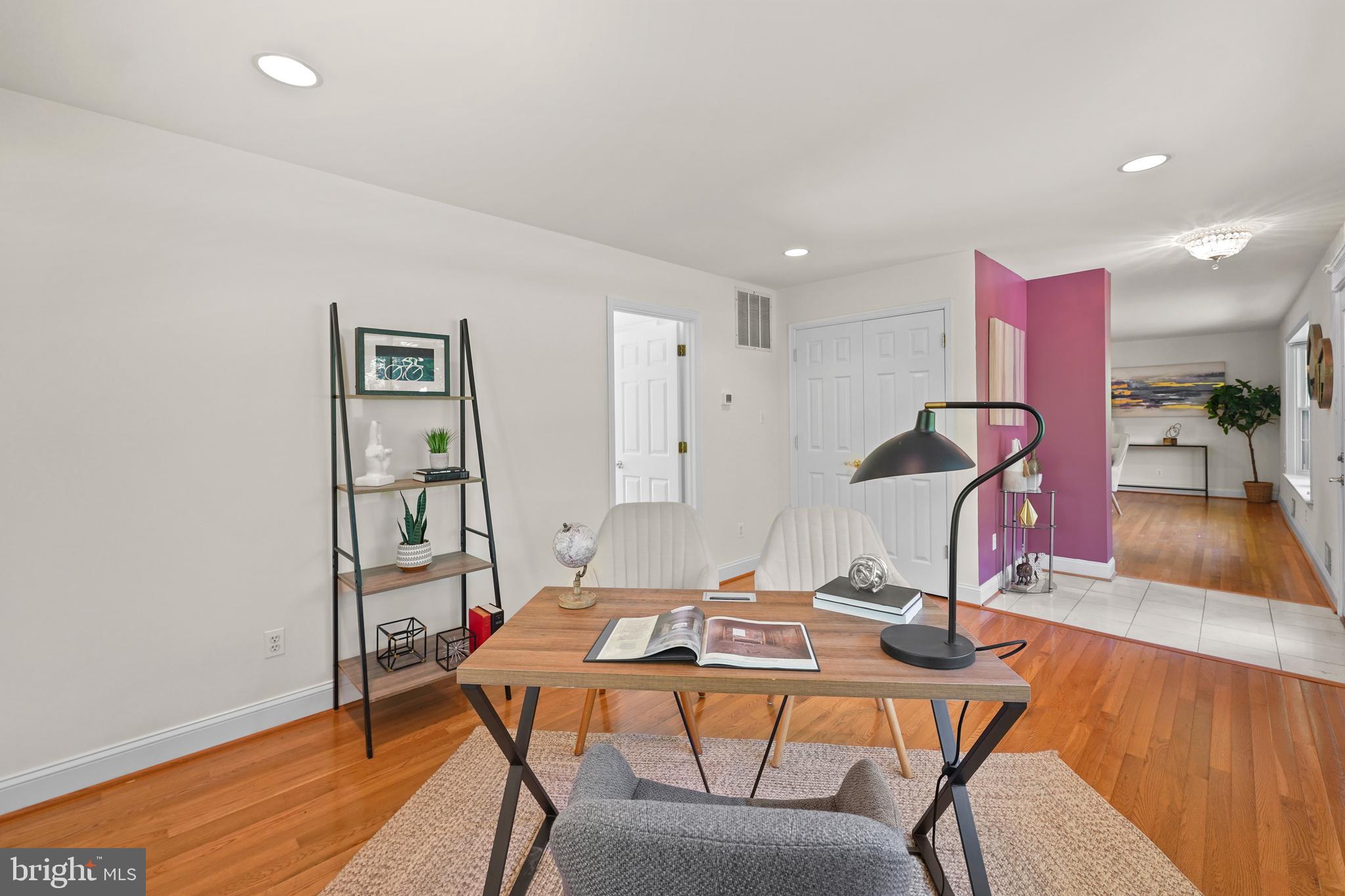 MEADOWOOD - Residential