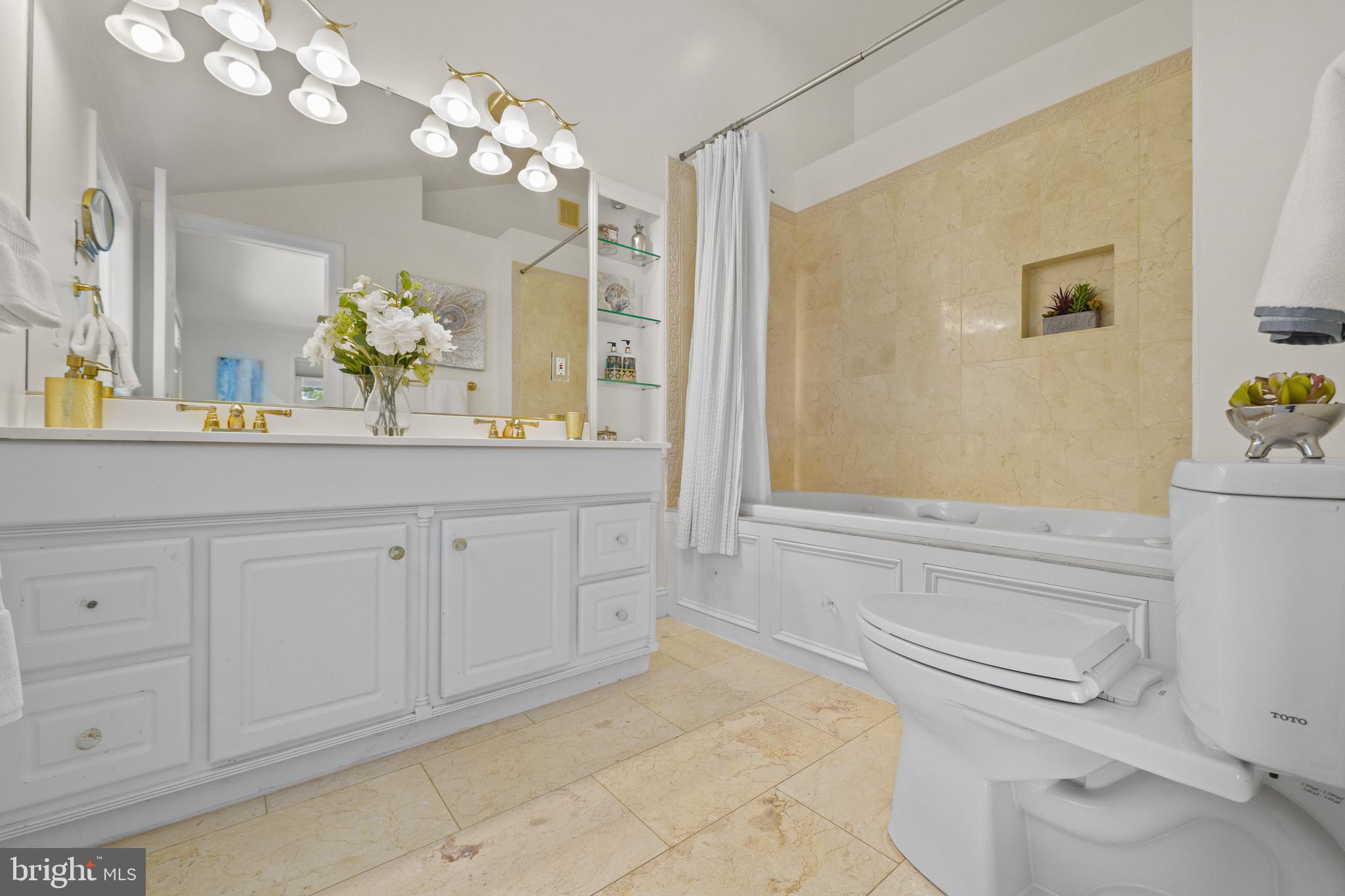 MEADOWOOD - Residential