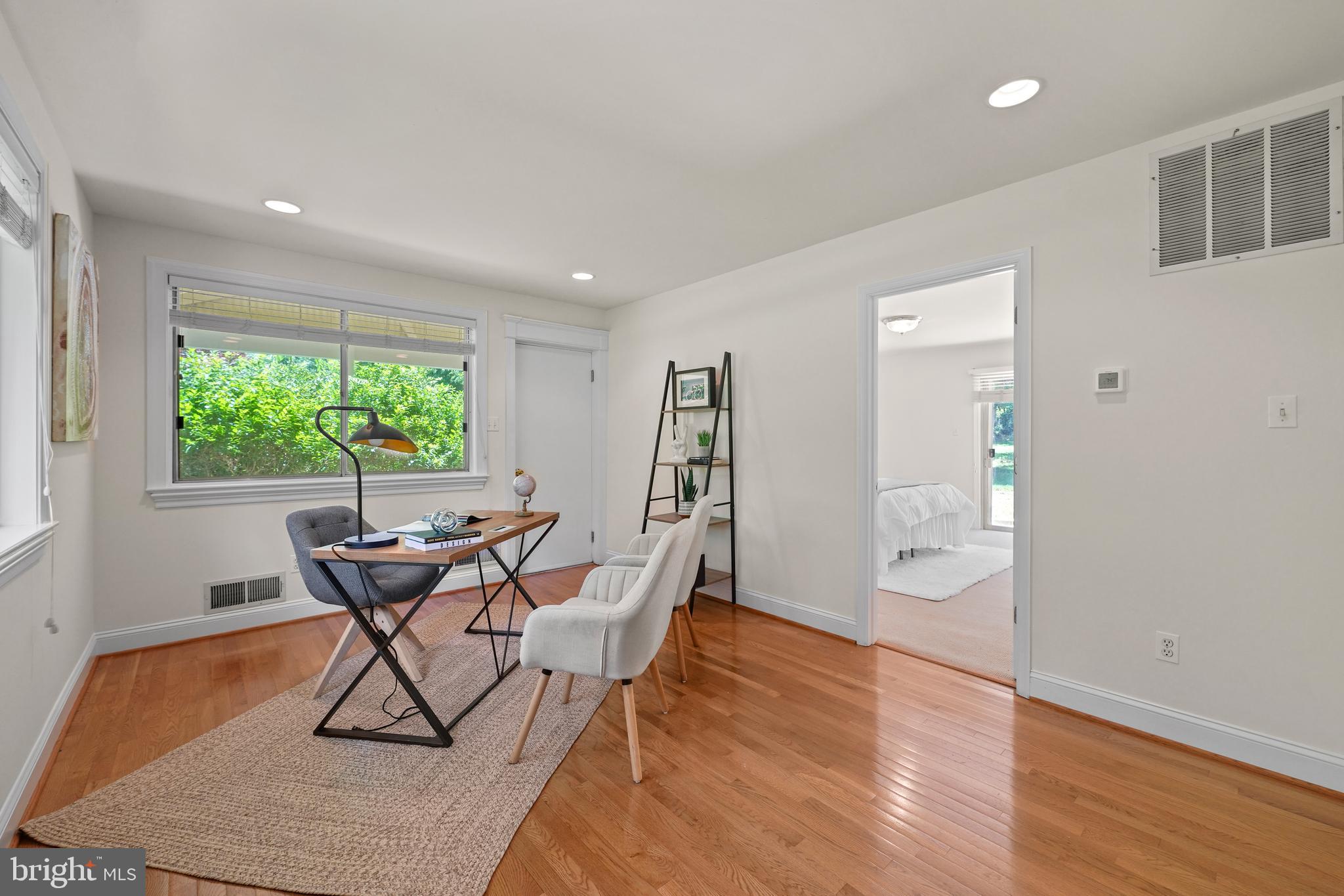 MEADOWOOD - Residential