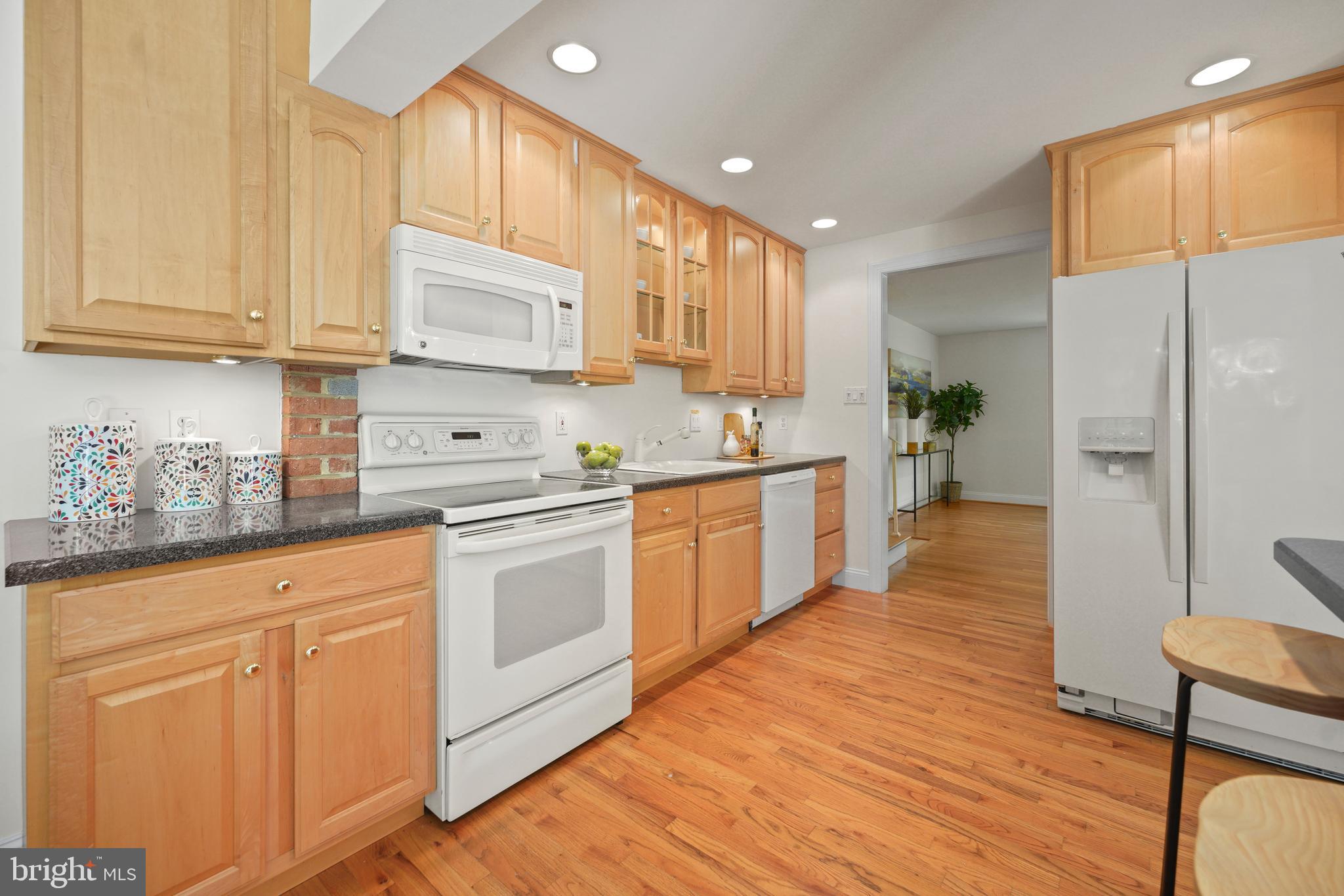 MEADOWOOD - Residential