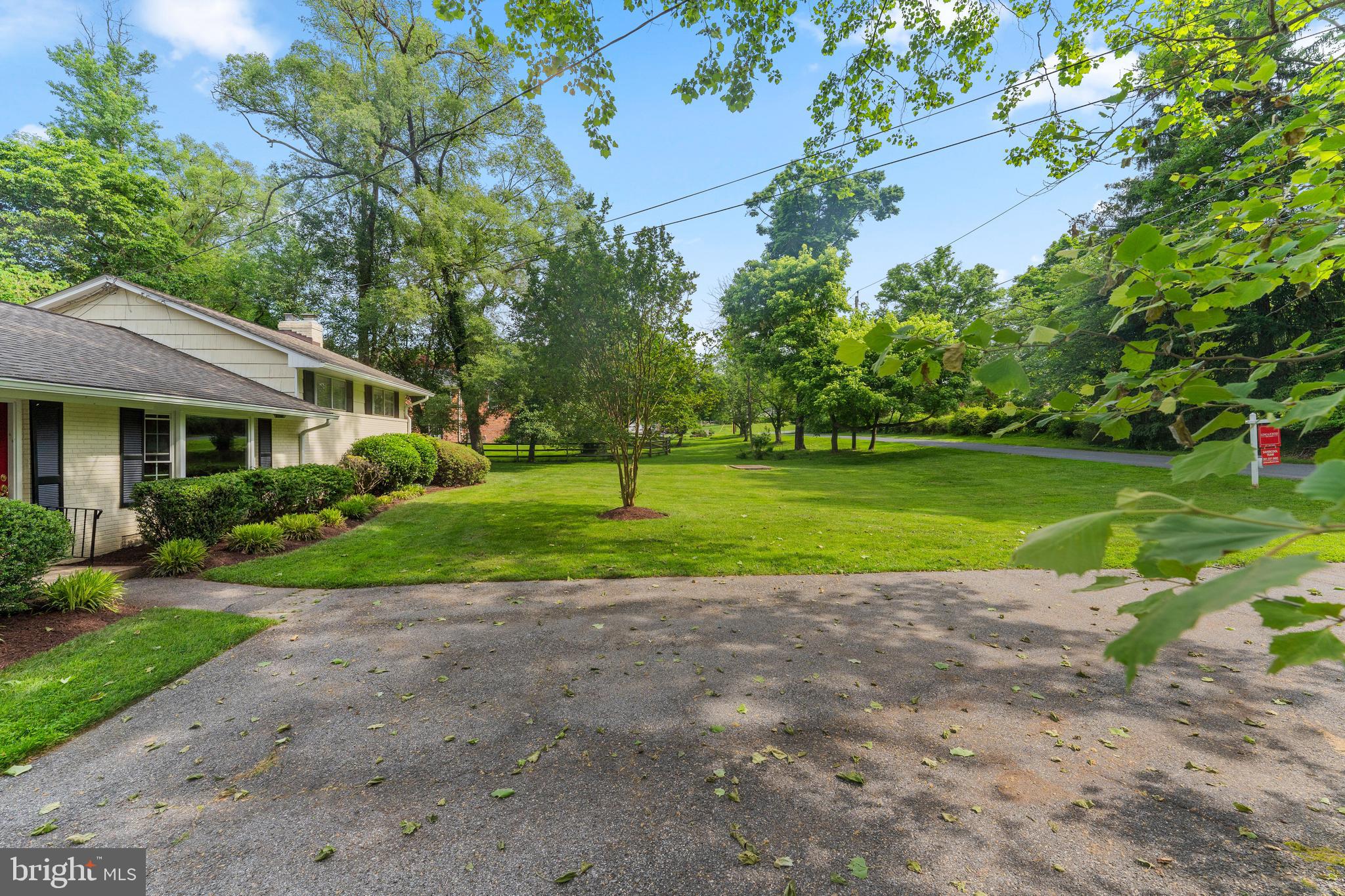 MEADOWOOD - Residential