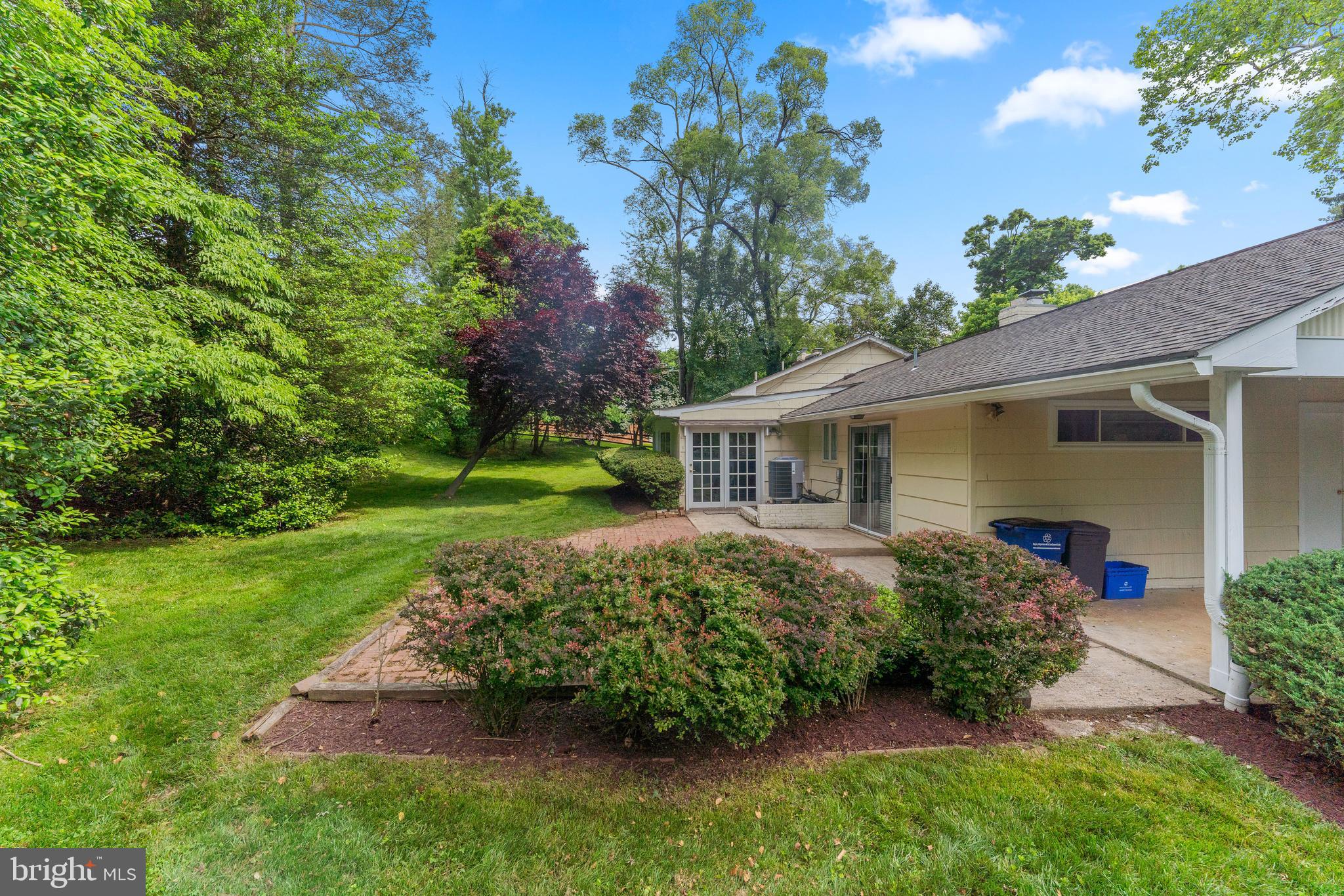 MEADOWOOD - Residential