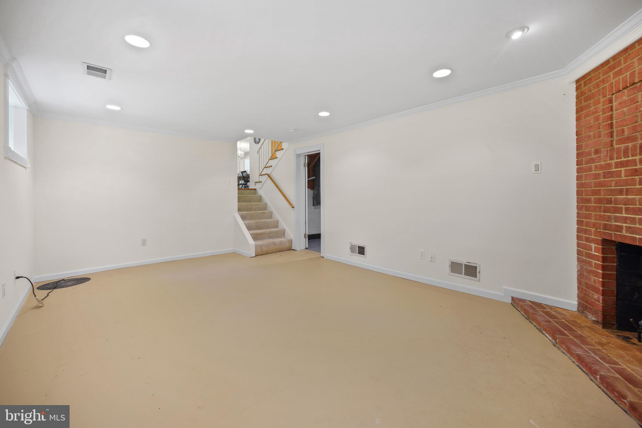 MEADOWOOD - Residential