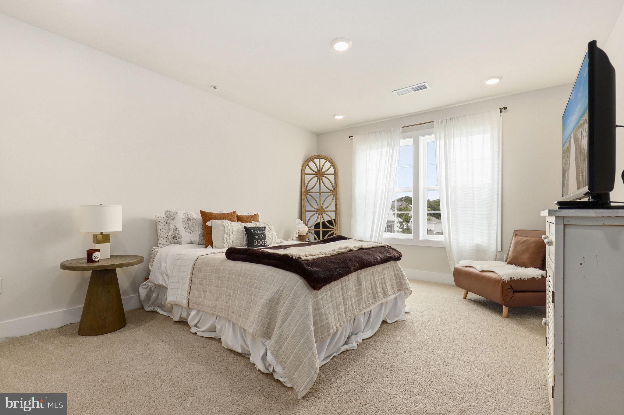 DARNESTOWN OUTSIDE - Residential