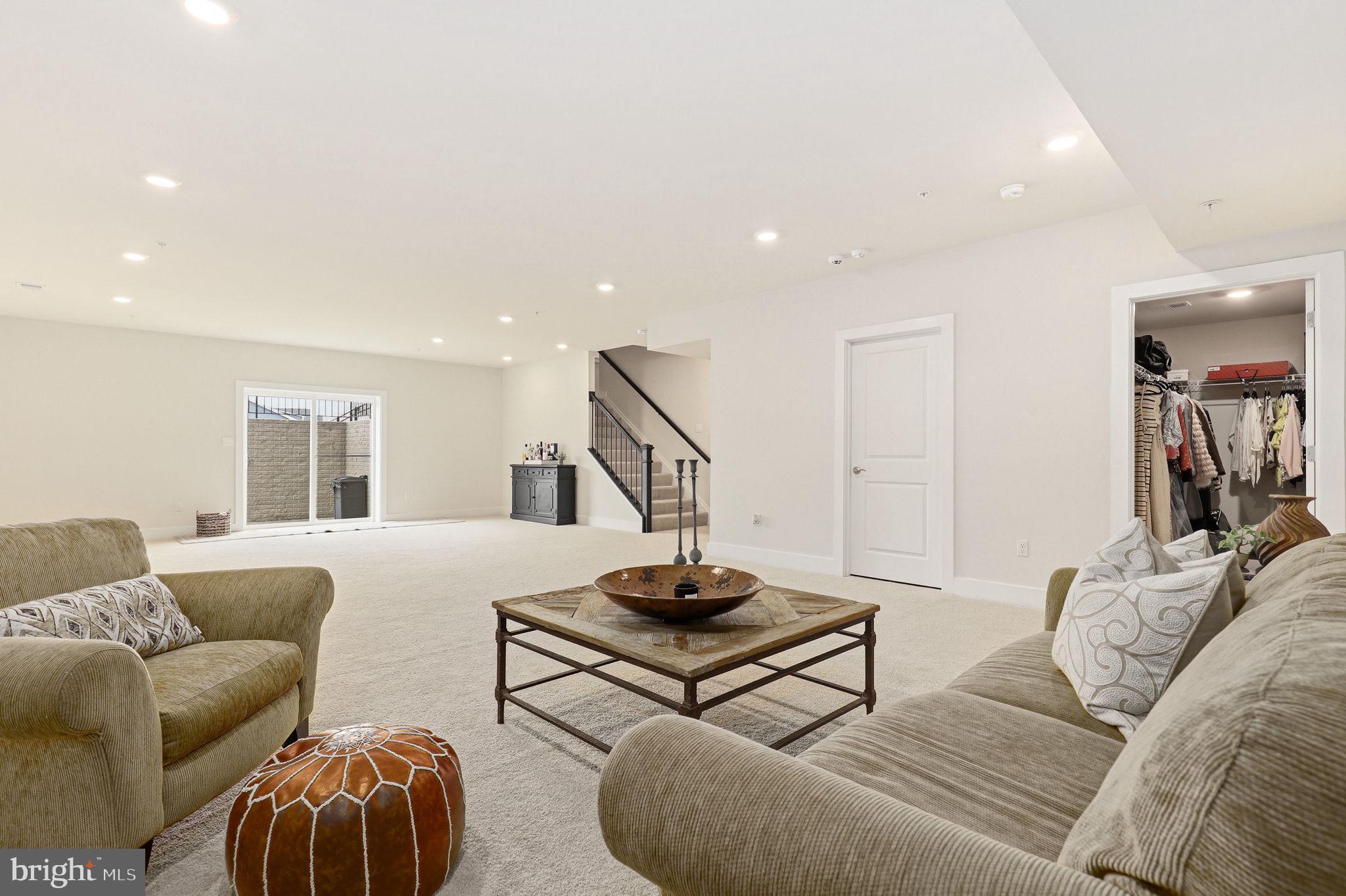 DARNESTOWN OUTSIDE - Residential