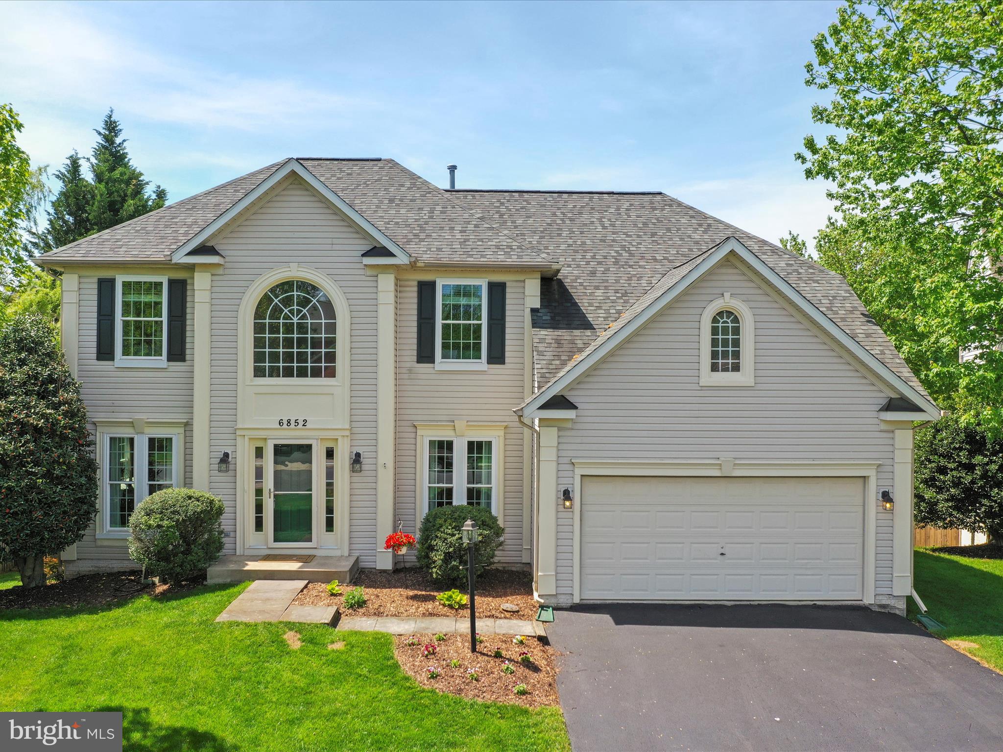 6852 FIELDING COURT