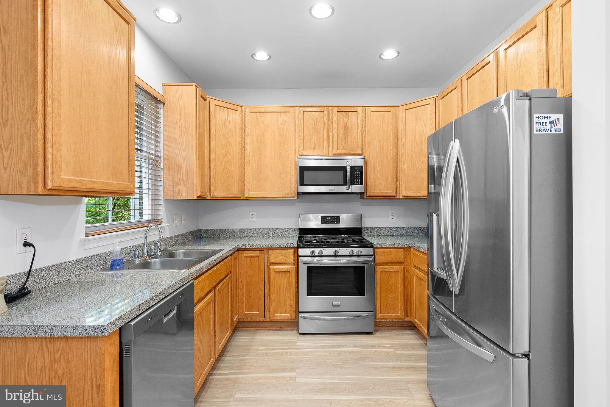 CROSSROADS MANOR - Residential