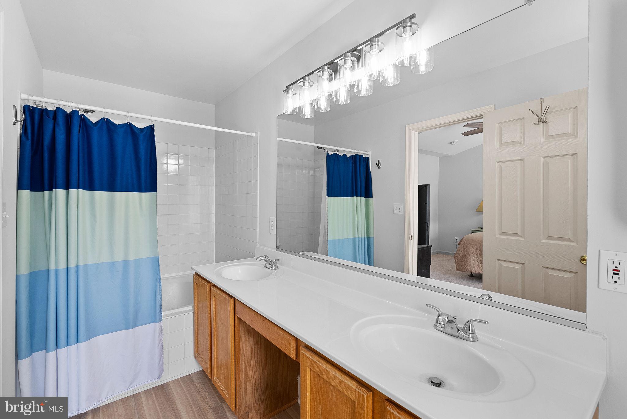 CROSSROADS MANOR - Residential