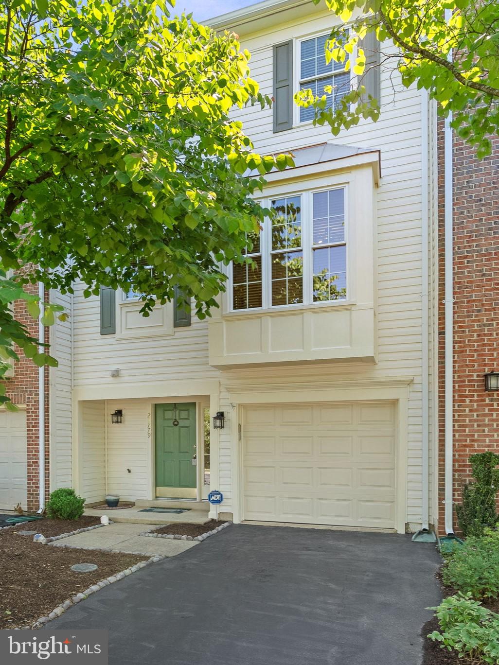 CROSSROADS MANOR - Residential