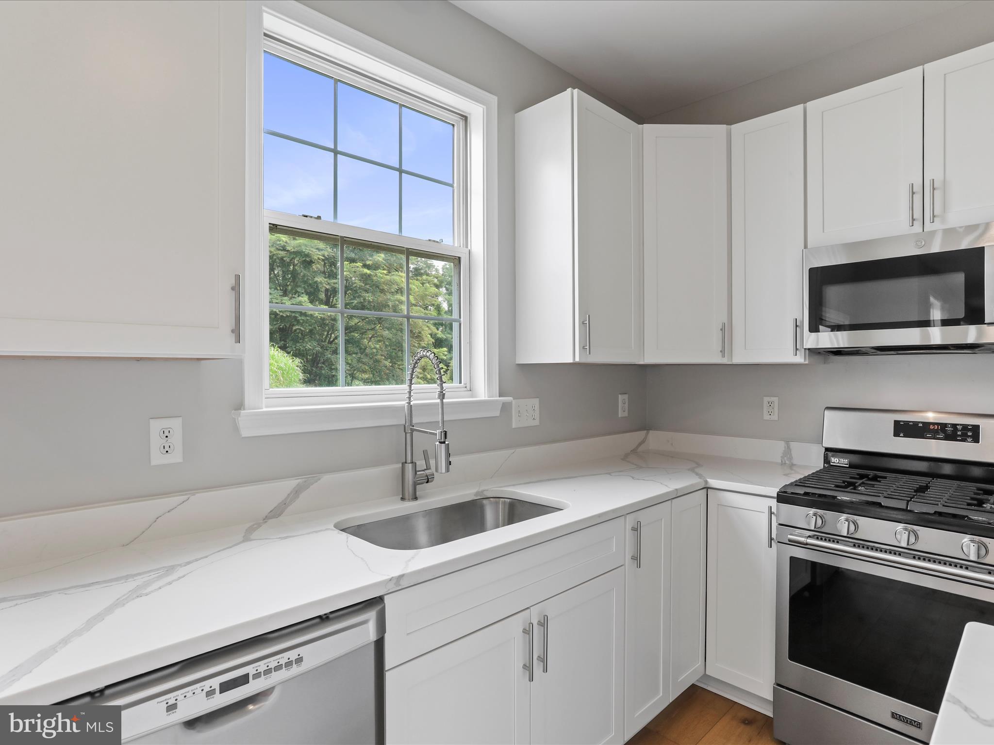 ARCHERS ROCK - Residential