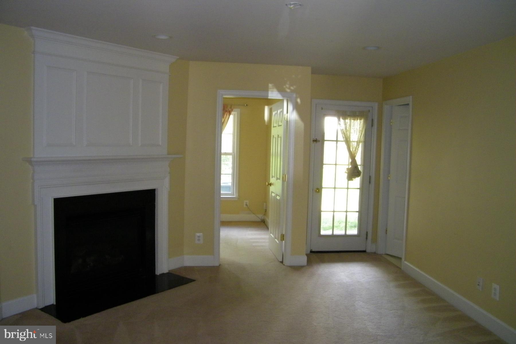 COPPERMINE CROSSING - Residential Lease