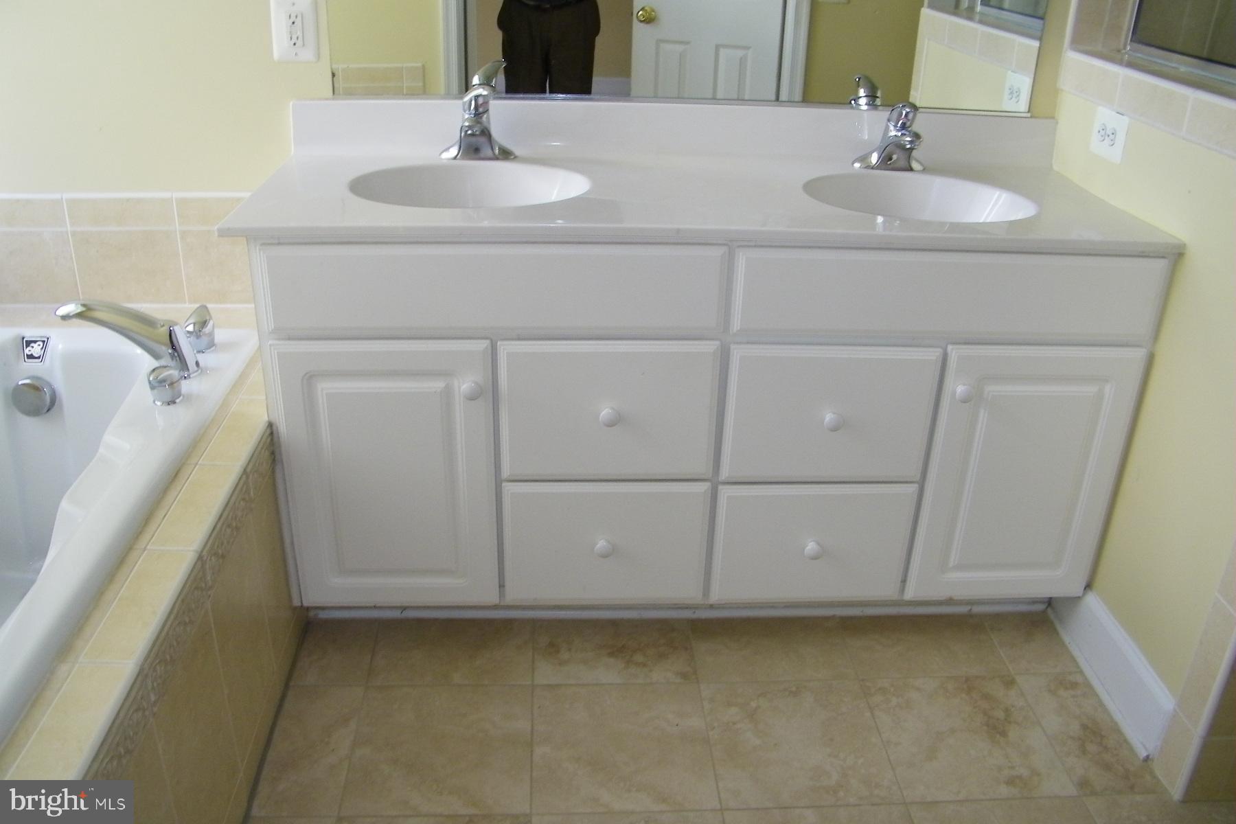 COPPERMINE CROSSING - Residential Lease