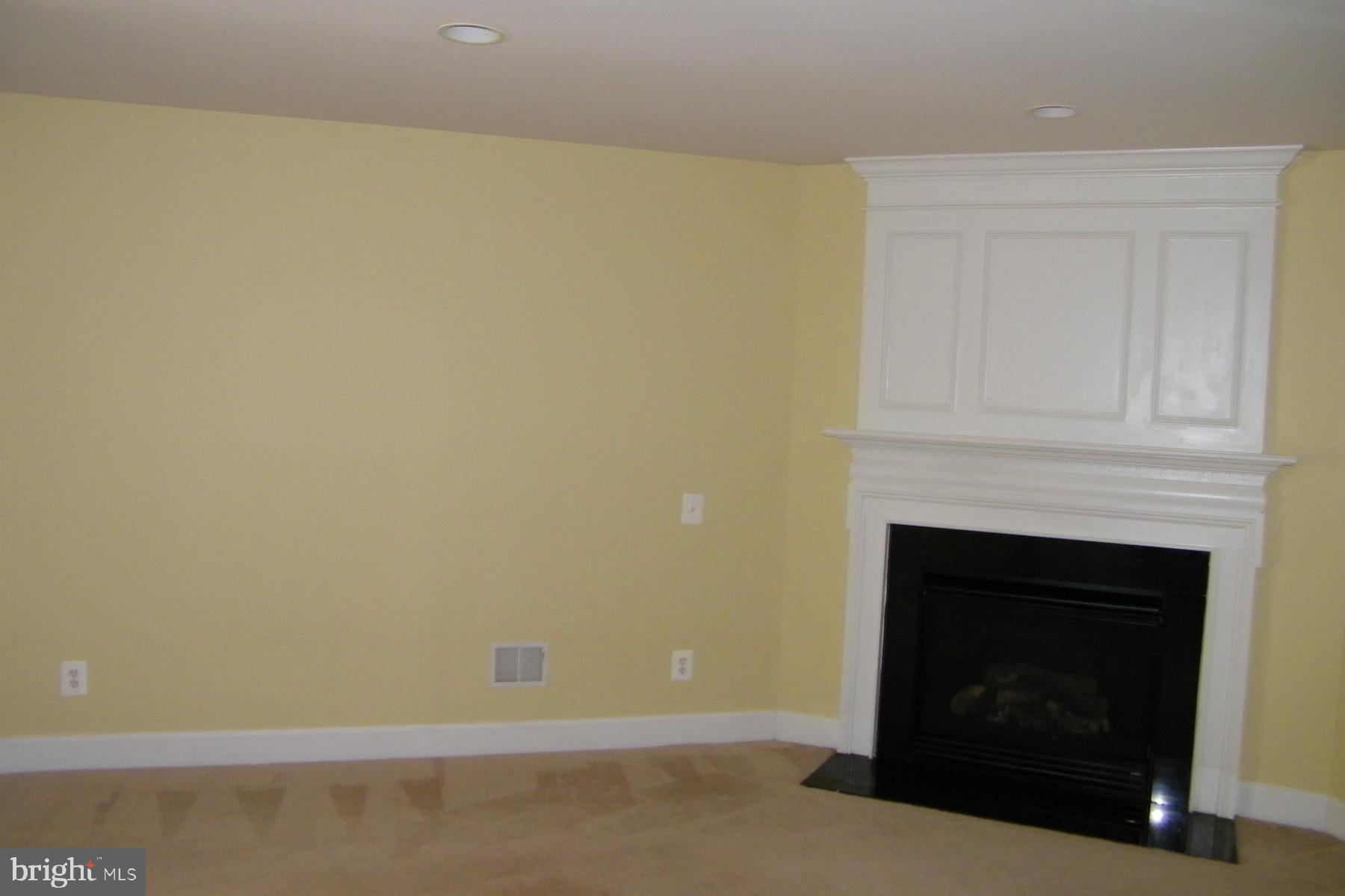 COPPERMINE CROSSING - Residential Lease