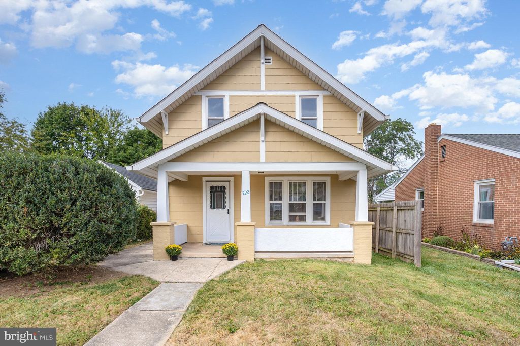 Photo of 722 Lancaster Avenue, YORK, PA 17403 (MLS # PAYK2084430)