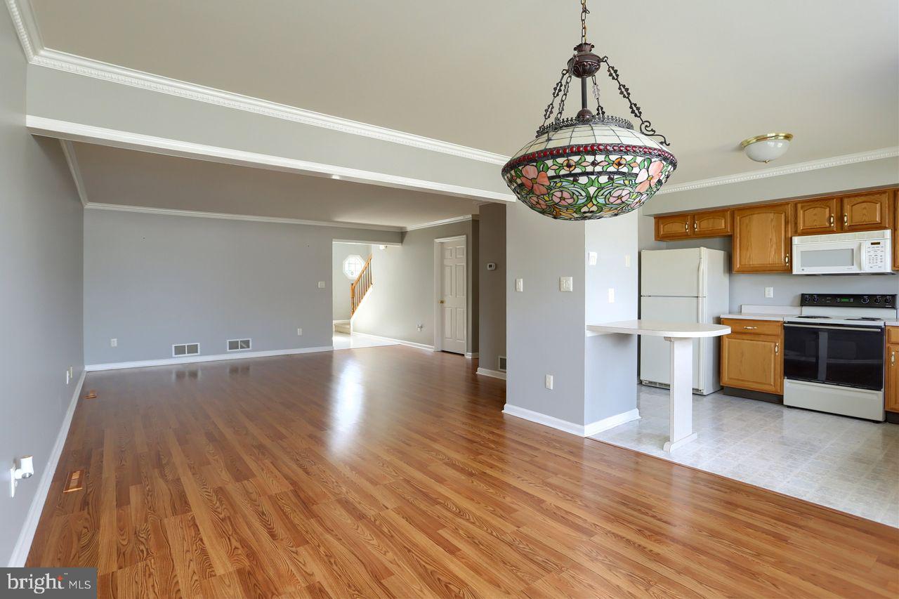 CHAMBERS KNOLL - Residential