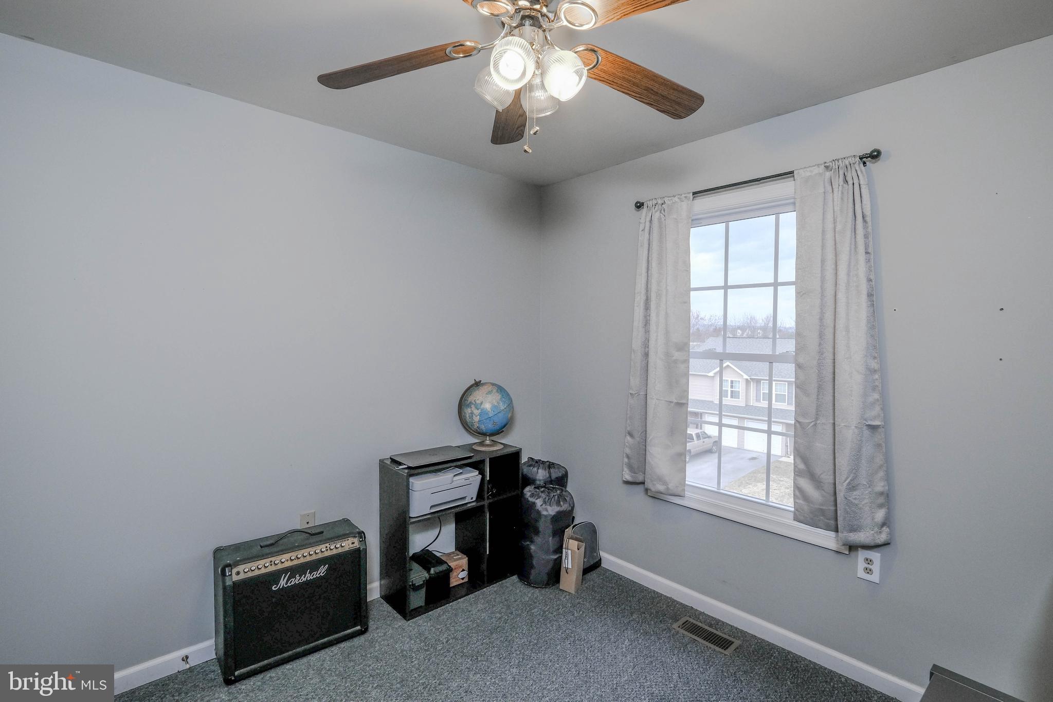 THE TOWNES AT OAKHURST - Residential Lease