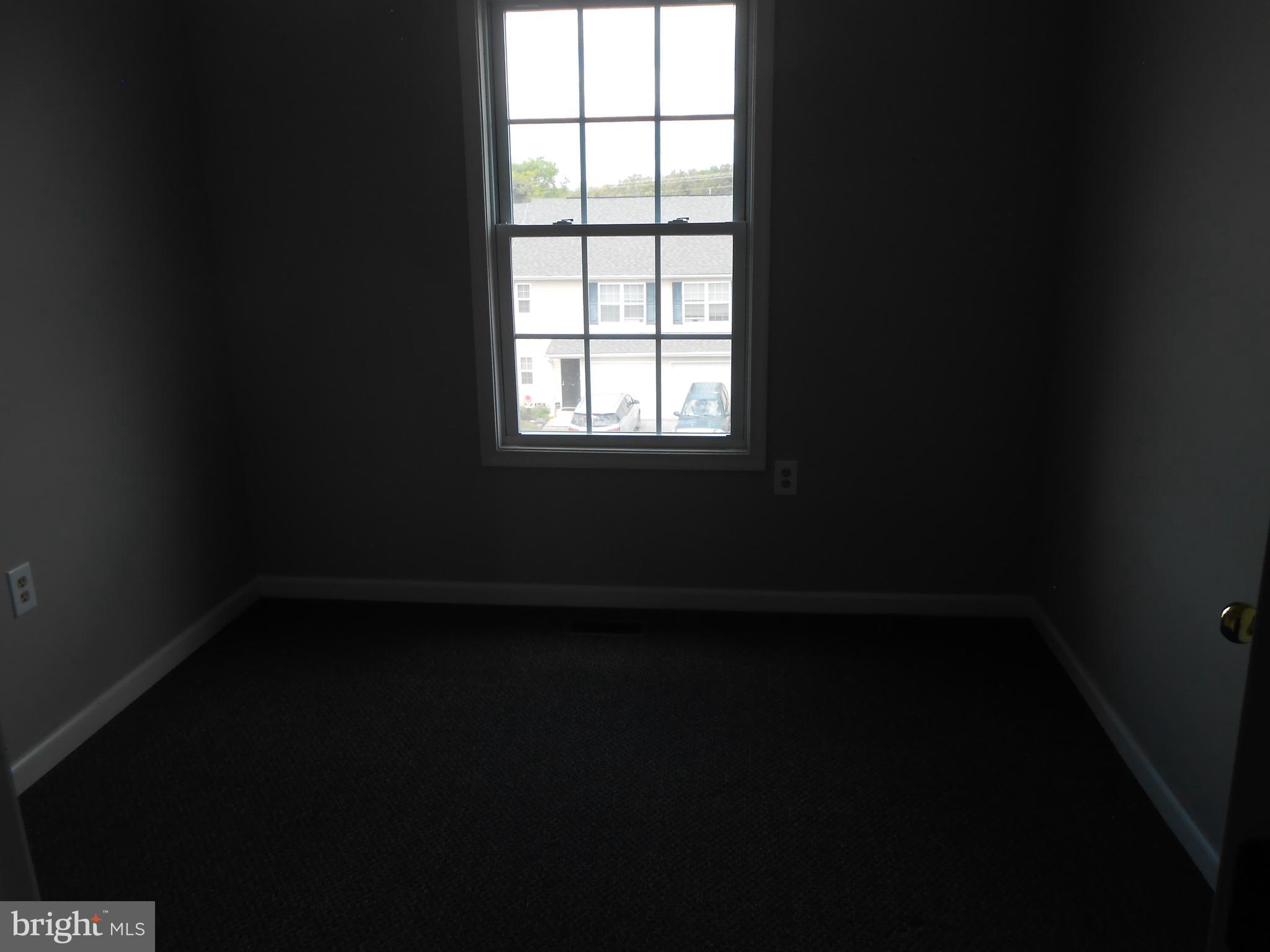 THE TOWNES AT OAKHURST - Residential Lease