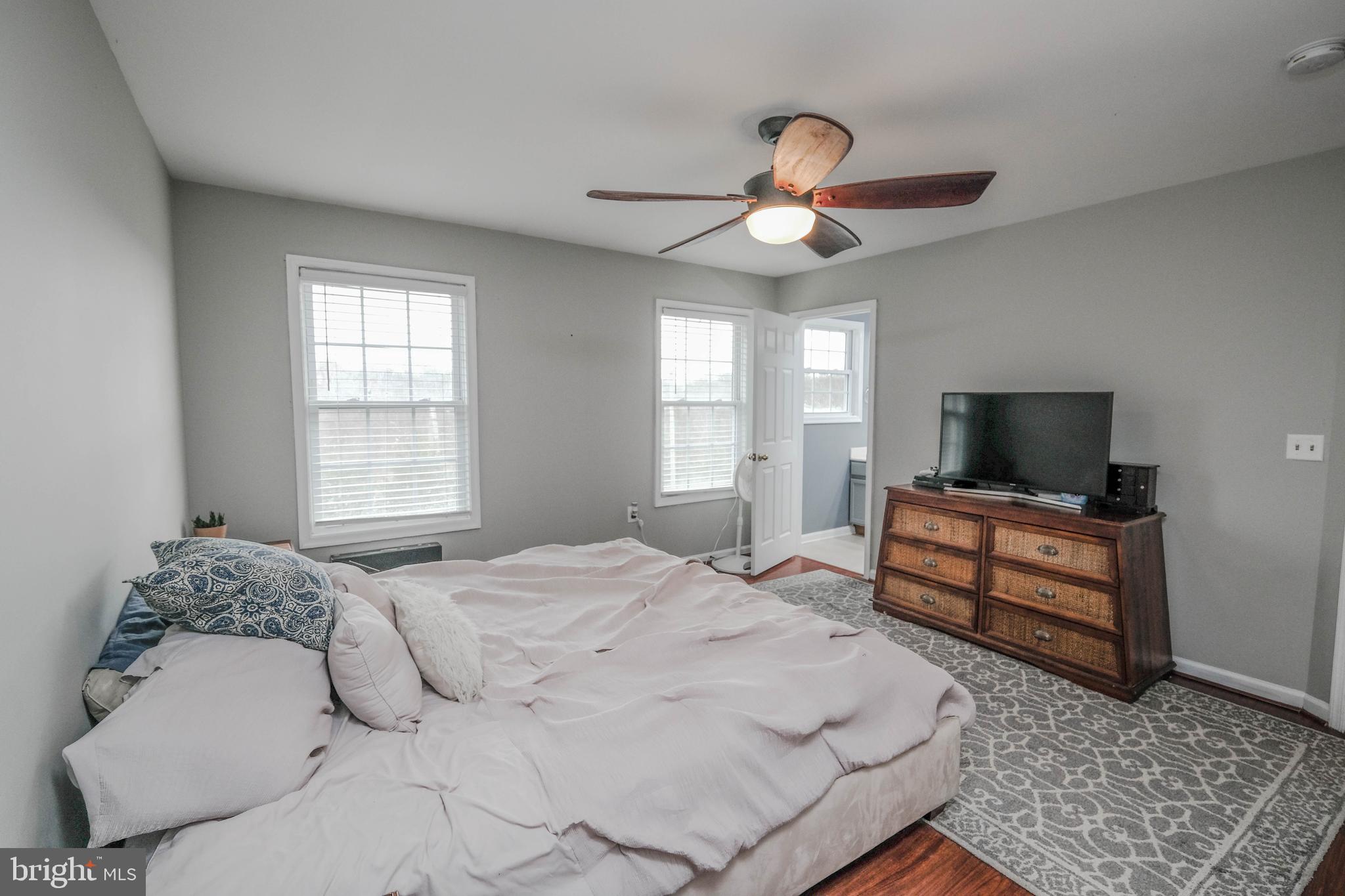 THE TOWNES AT OAKHURST - Residential Lease