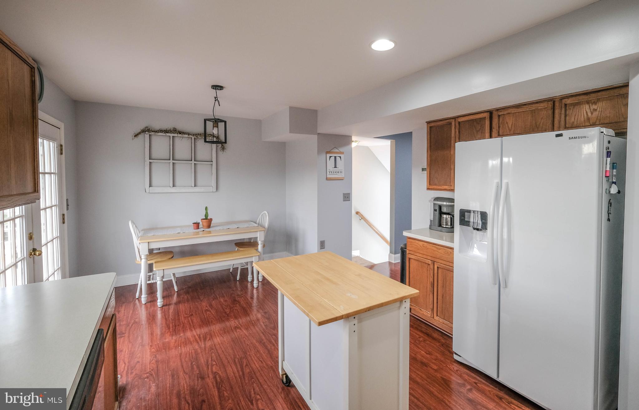 THE TOWNES AT OAKHURST - Residential Lease