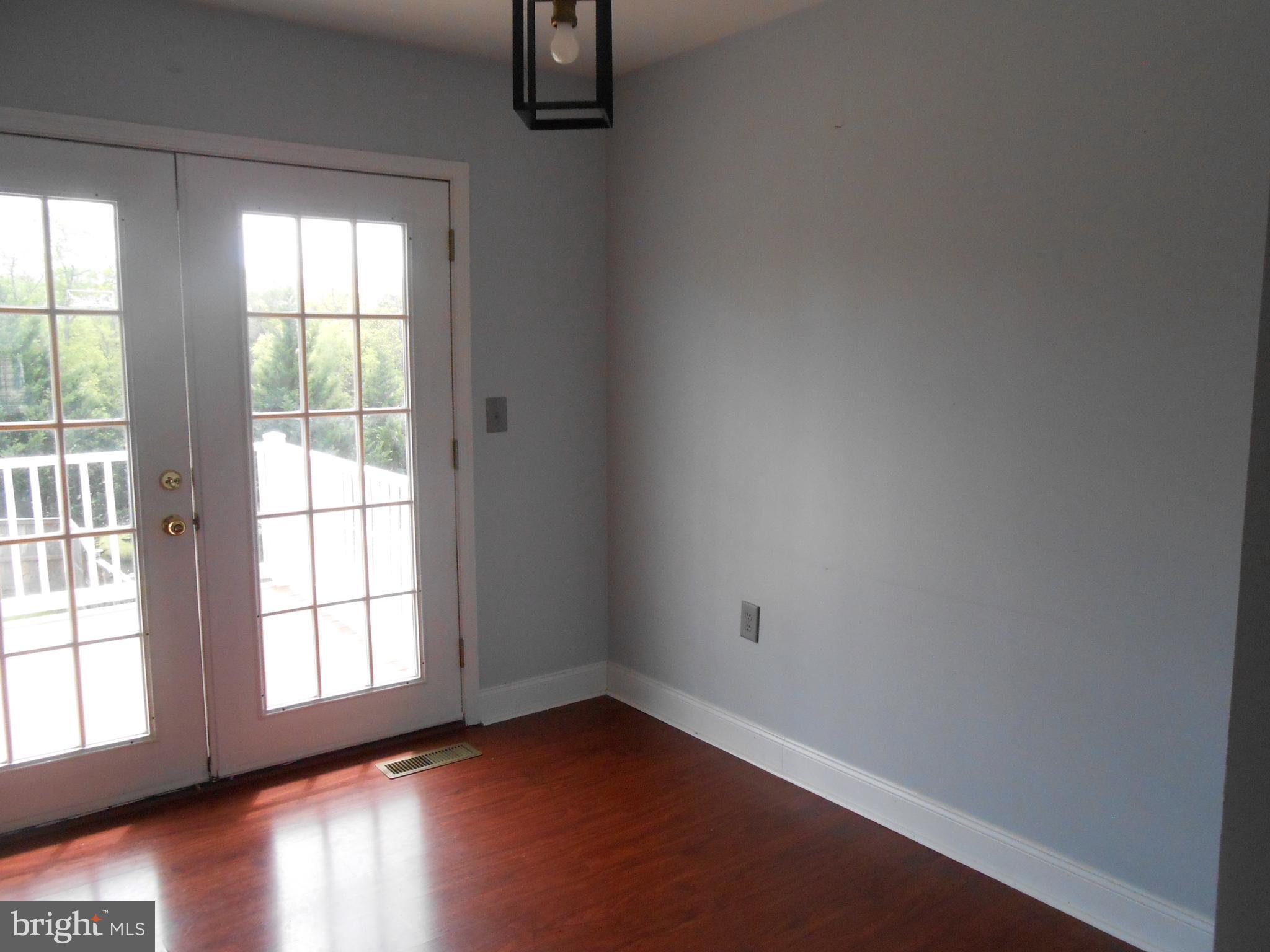 THE TOWNES AT OAKHURST - Residential Lease