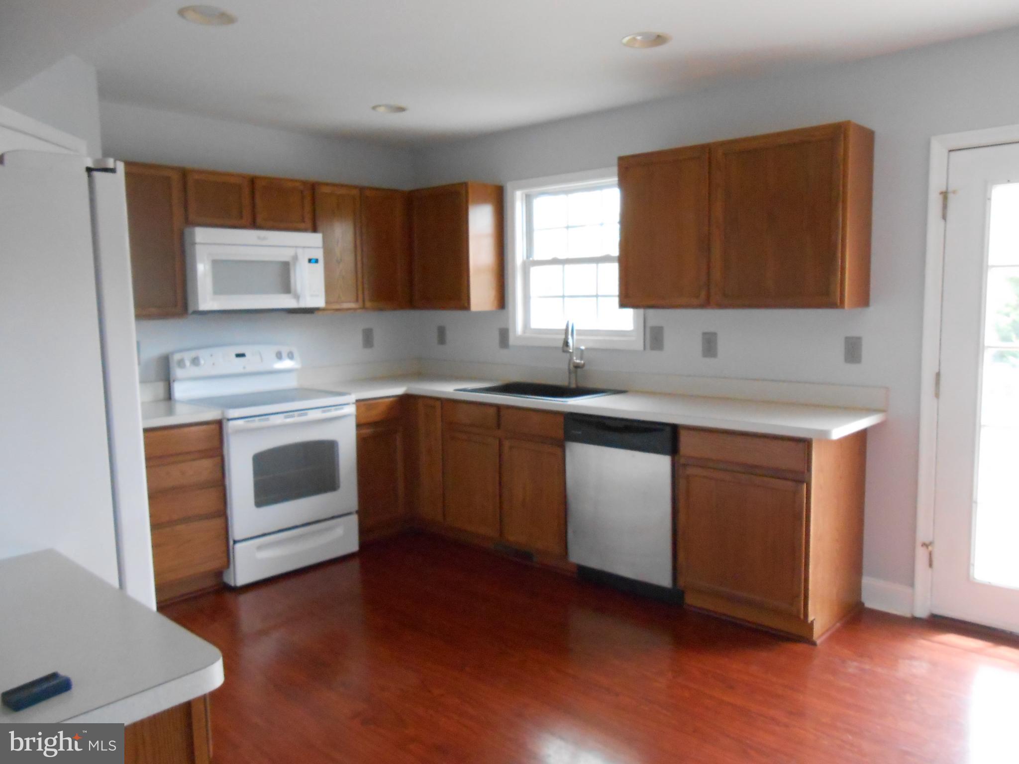 THE TOWNES AT OAKHURST - Residential Lease