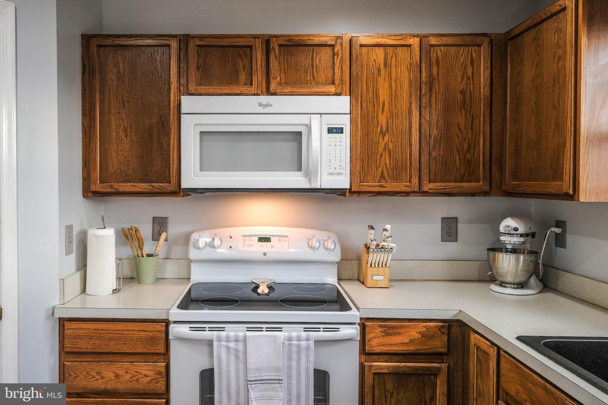 THE TOWNES AT OAKHURST - Residential Lease