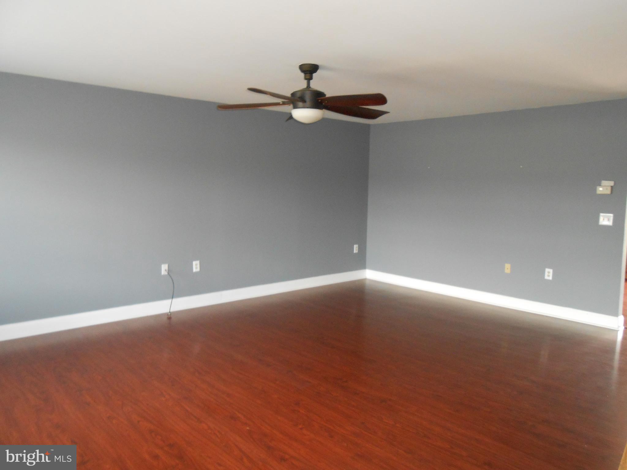 THE TOWNES AT OAKHURST - Residential Lease