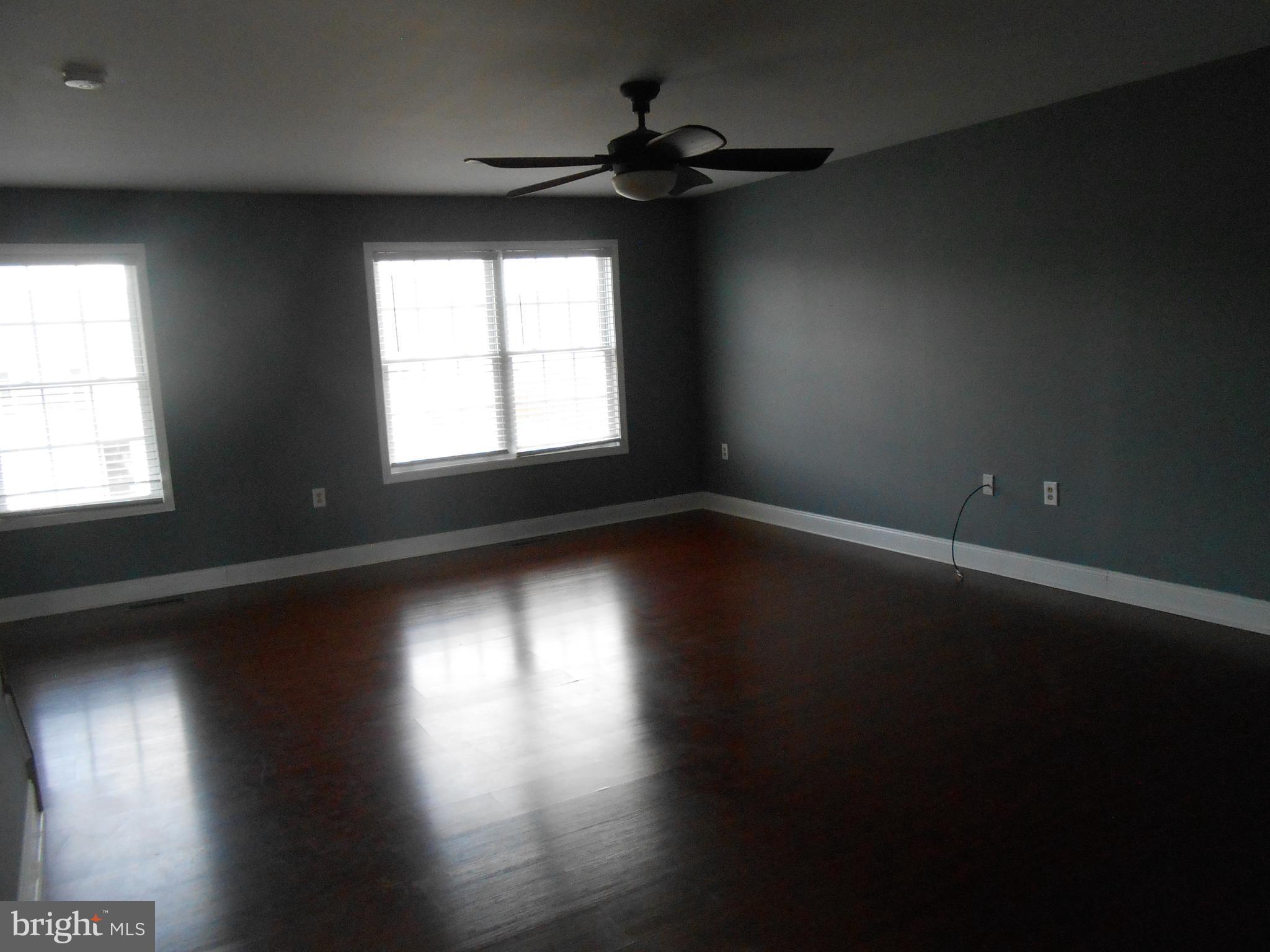 THE TOWNES AT OAKHURST - Residential Lease