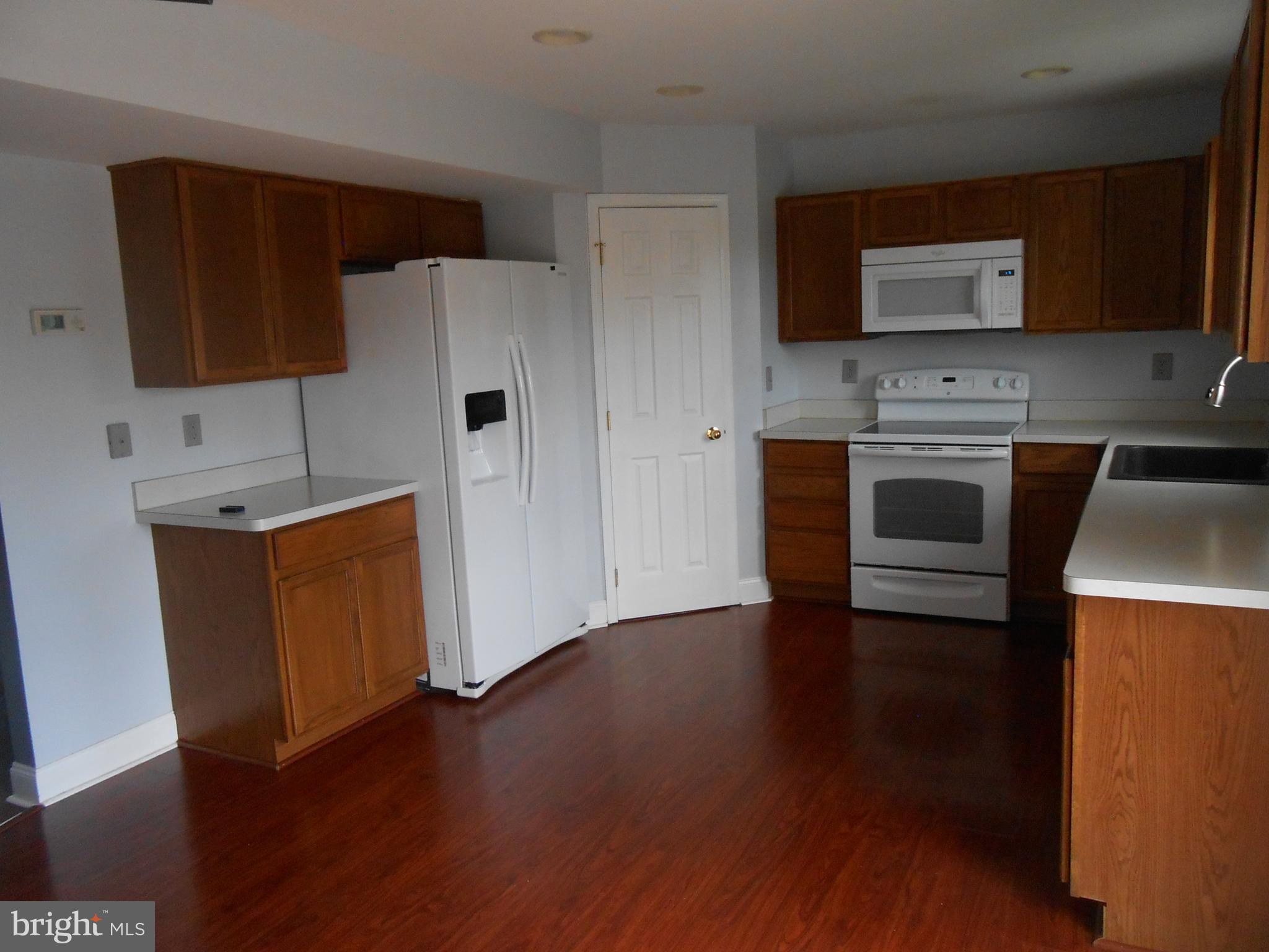 THE TOWNES AT OAKHURST - Residential Lease