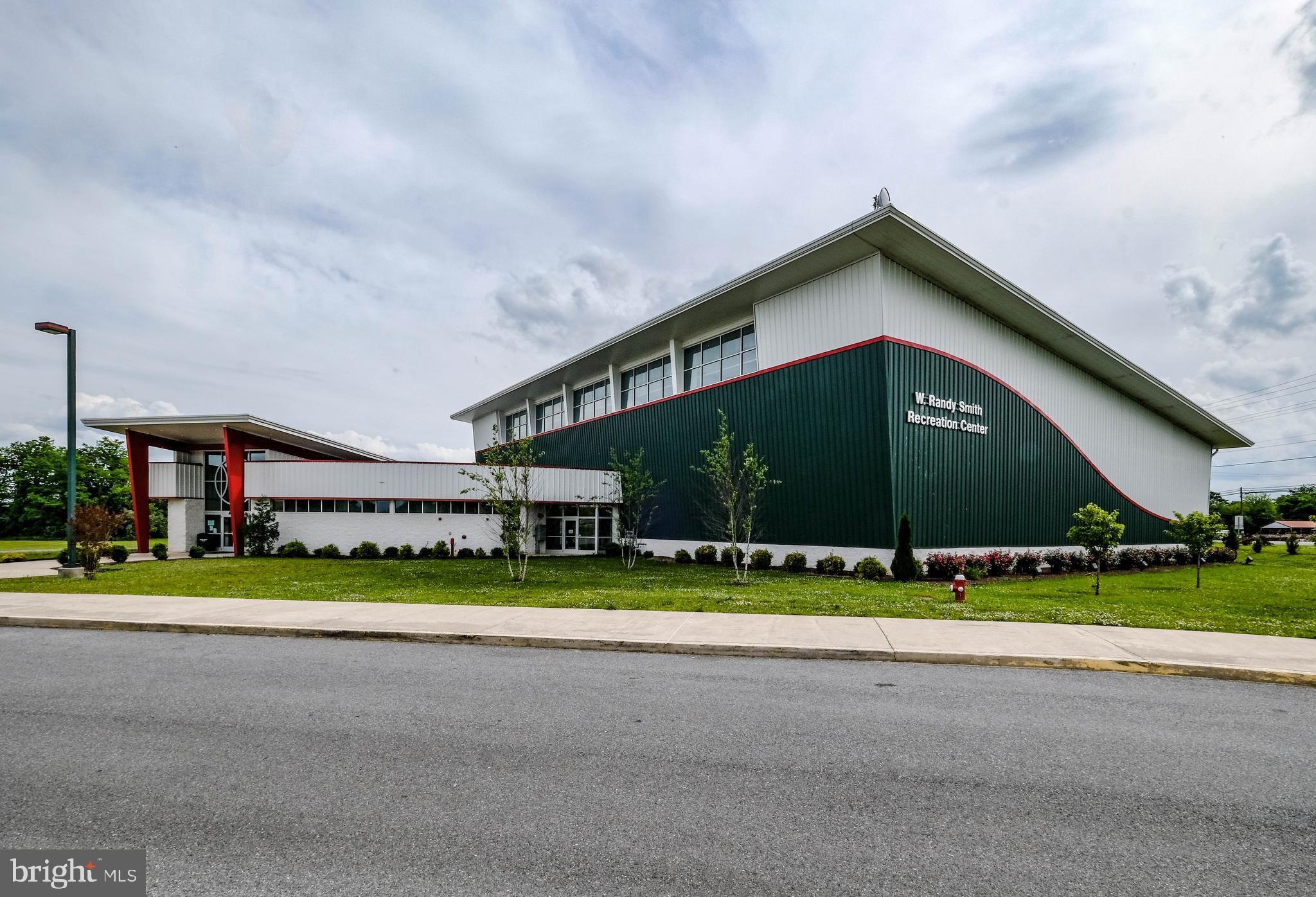 THE TOWNES AT OAKHURST - Residential Lease