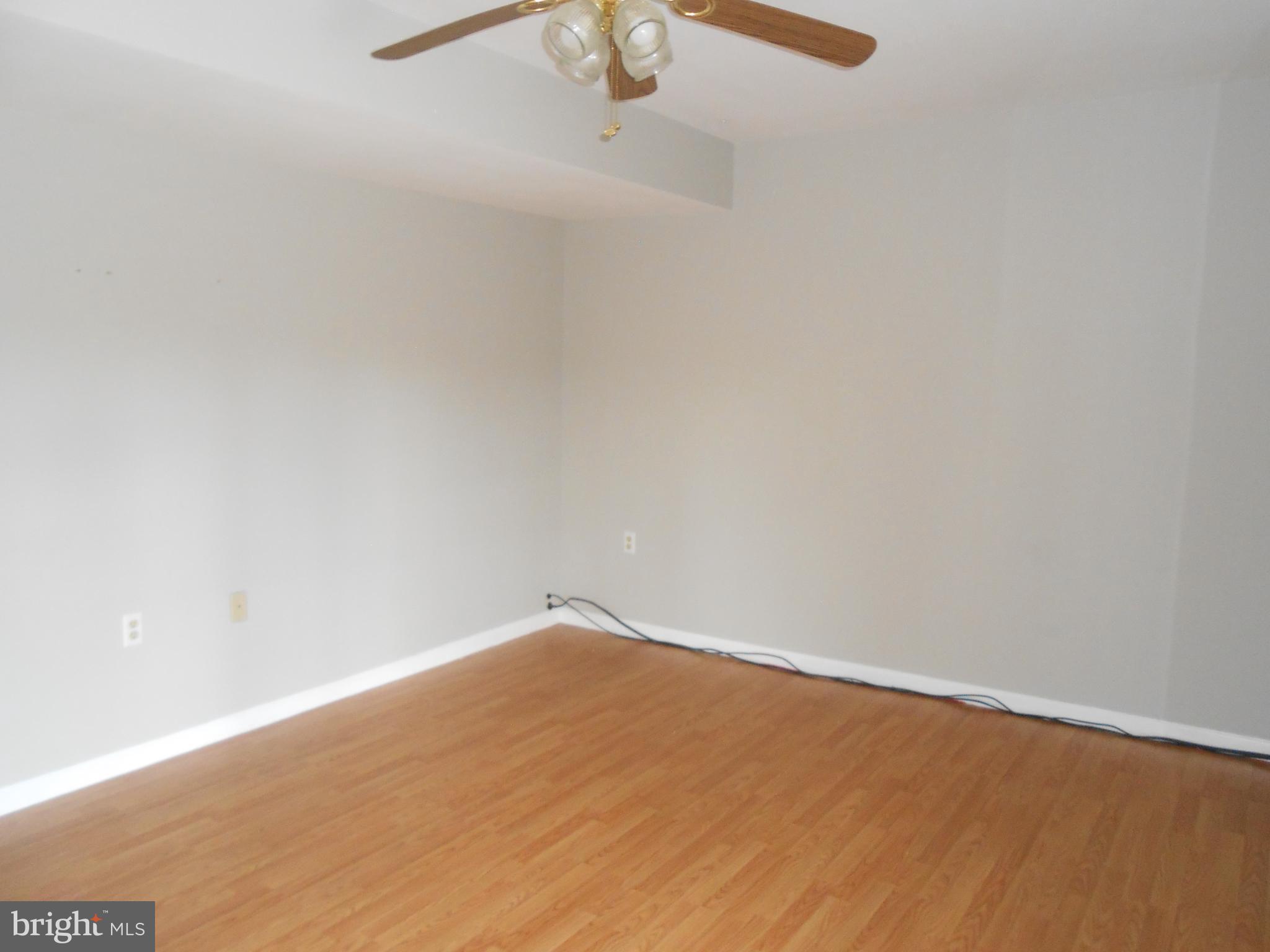 THE TOWNES AT OAKHURST - Residential Lease